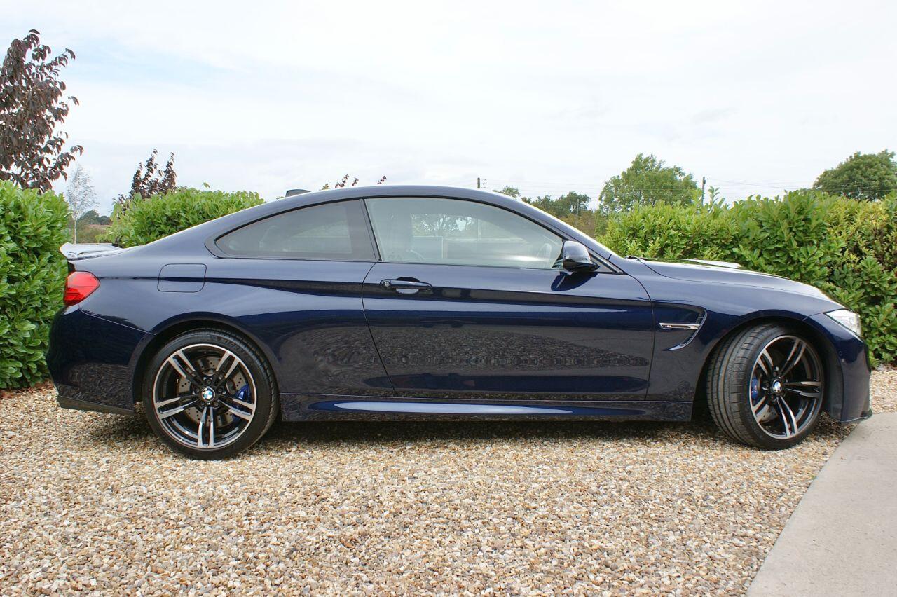 BMW M4 view 17