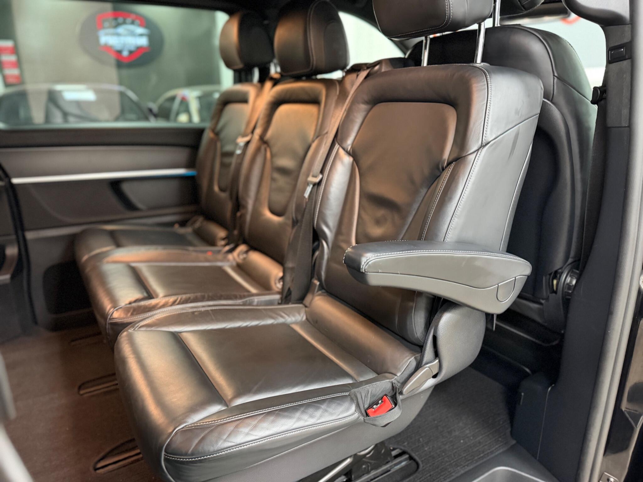 Mercedes-Benz V-Class view 12