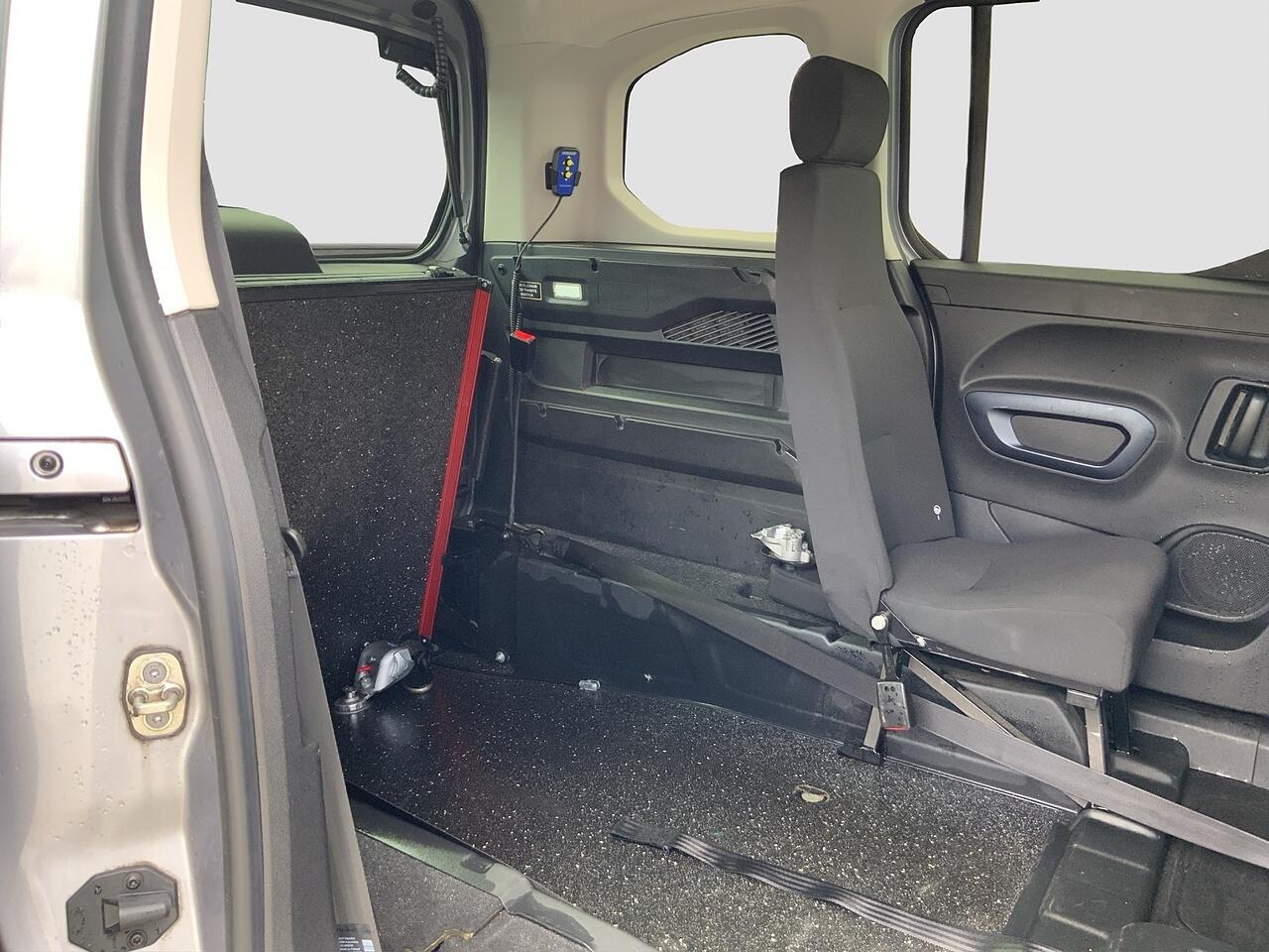 Peugeot Rifter view 18