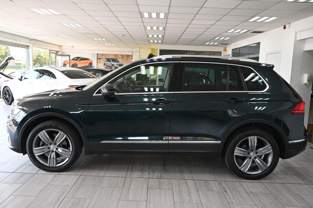 Volkswagen Tiguan view 4