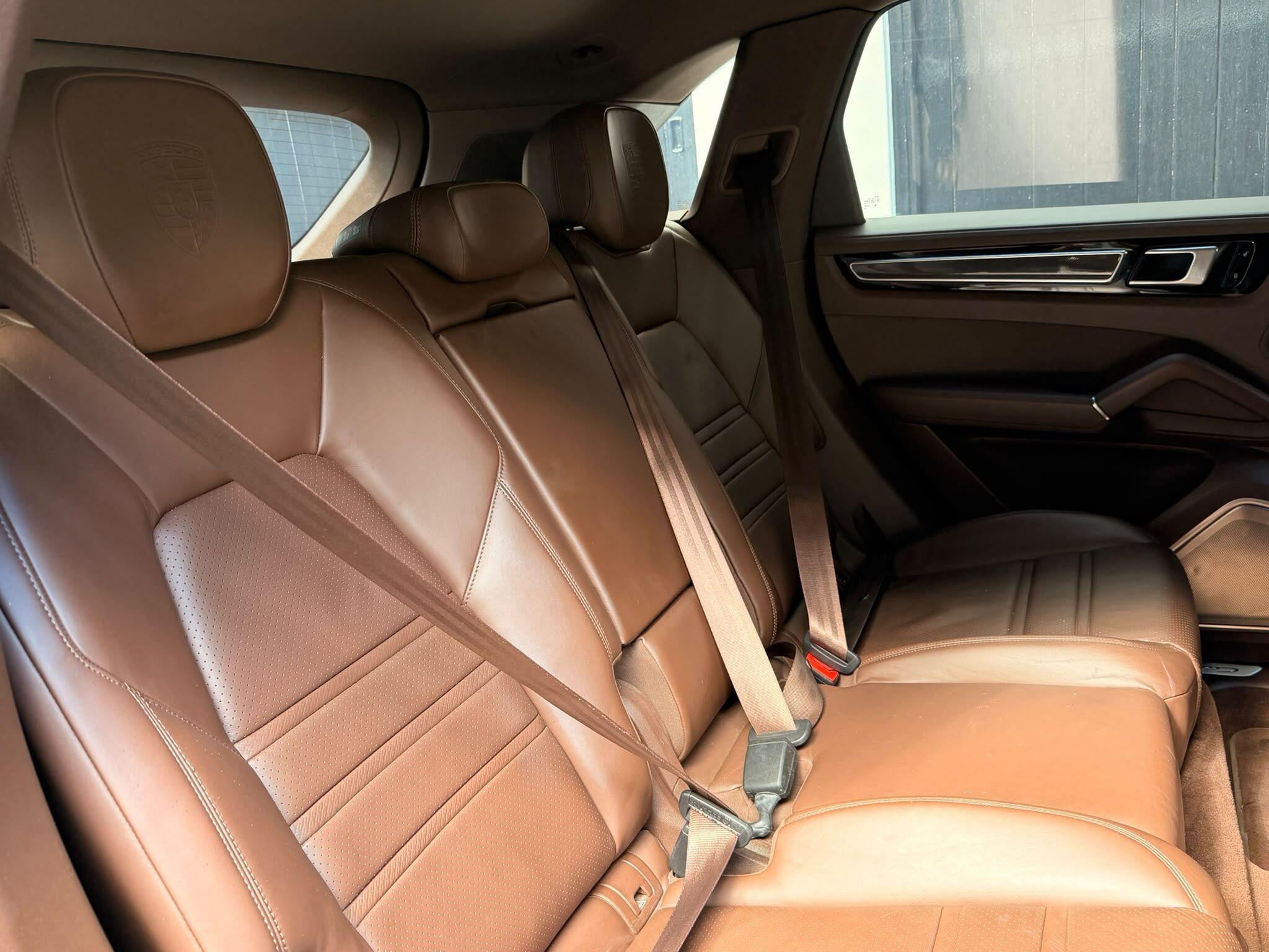 Porsche Cayenne view 26