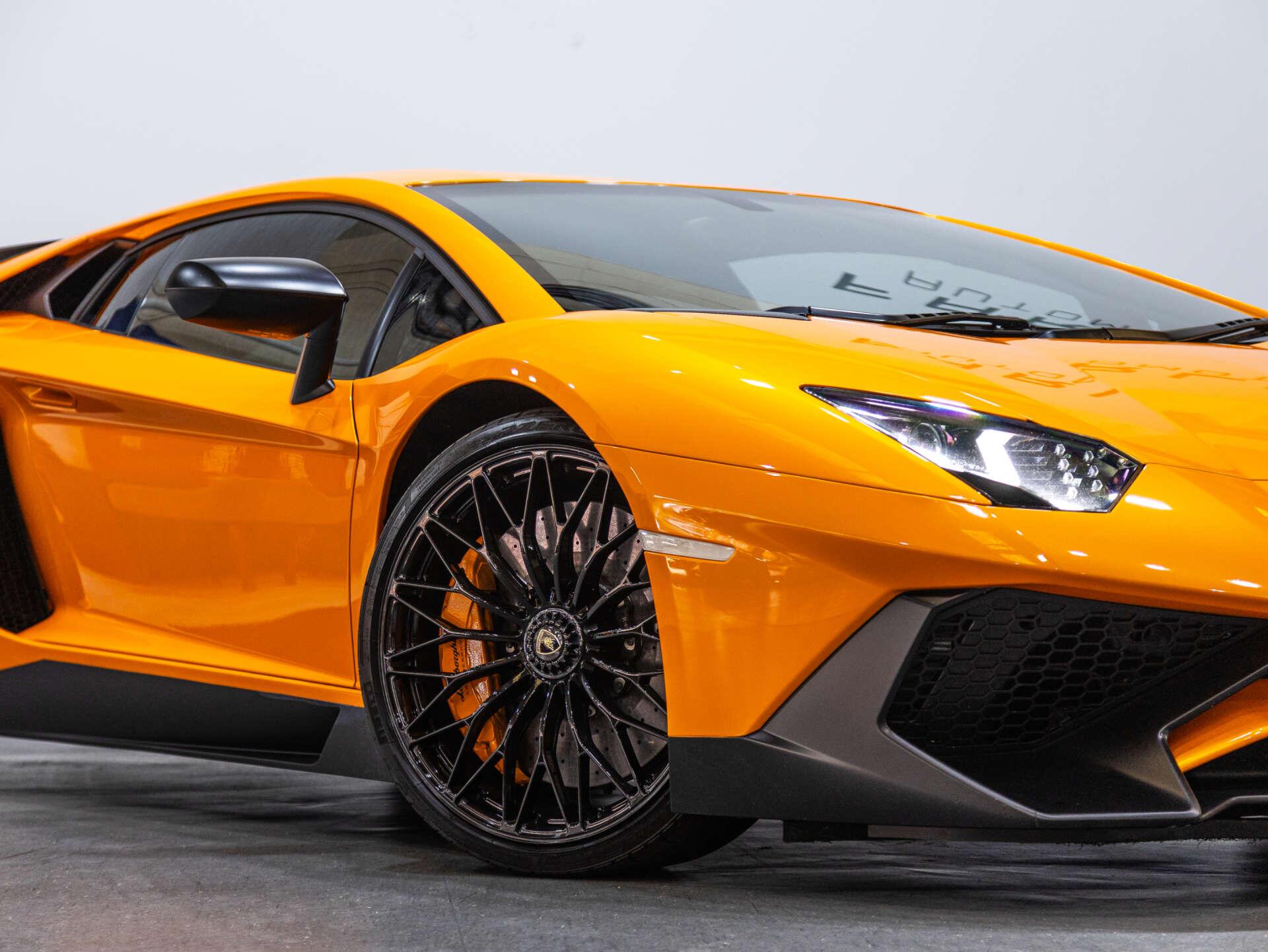 Lamborghini Aventador view 11
