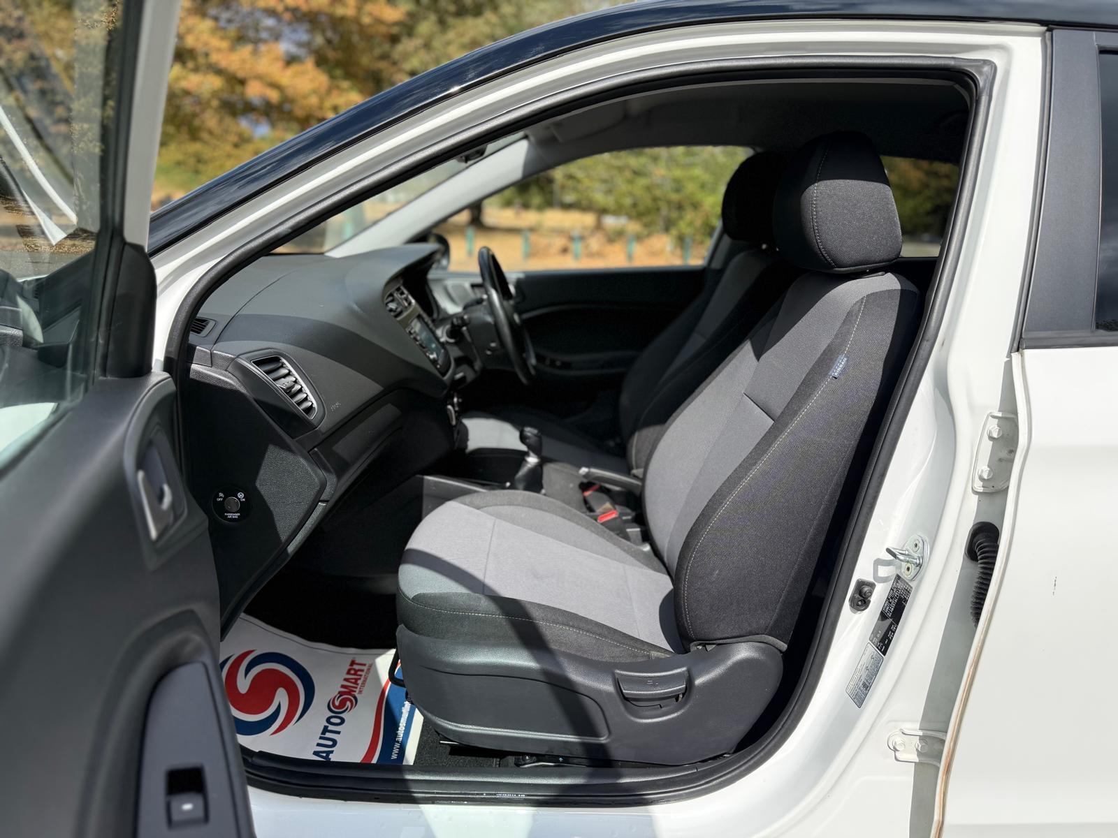 Hyundai i20 view 36