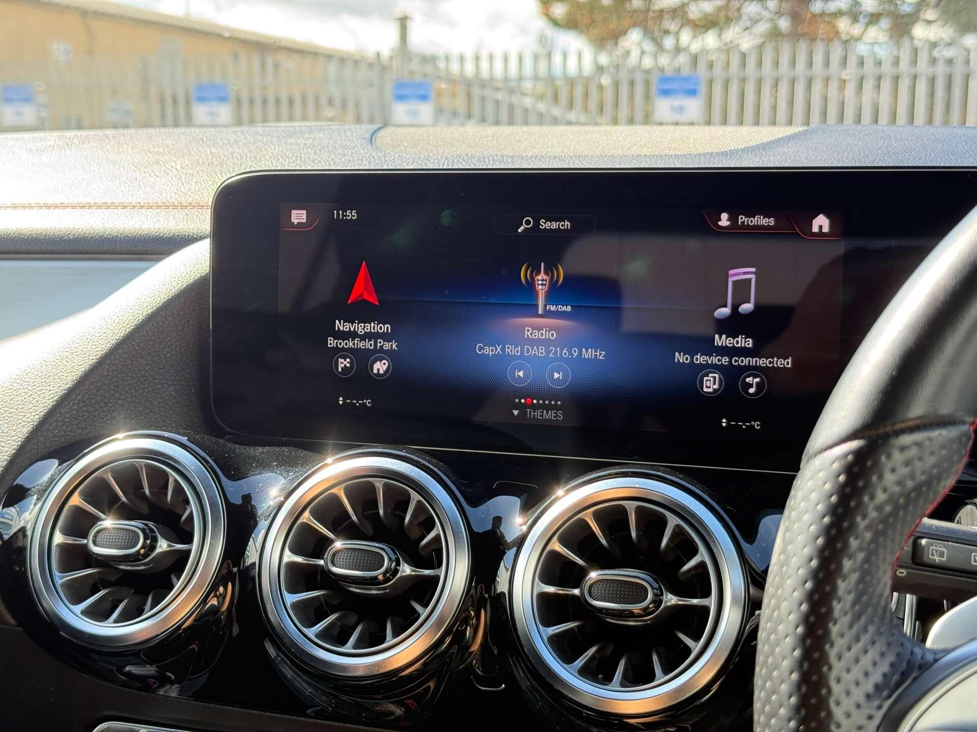 Mercedes-Benz EQA view 59