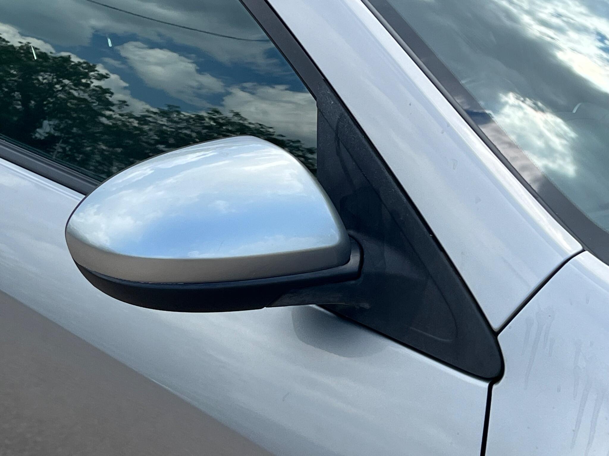 Mazda Mazda3 view 16