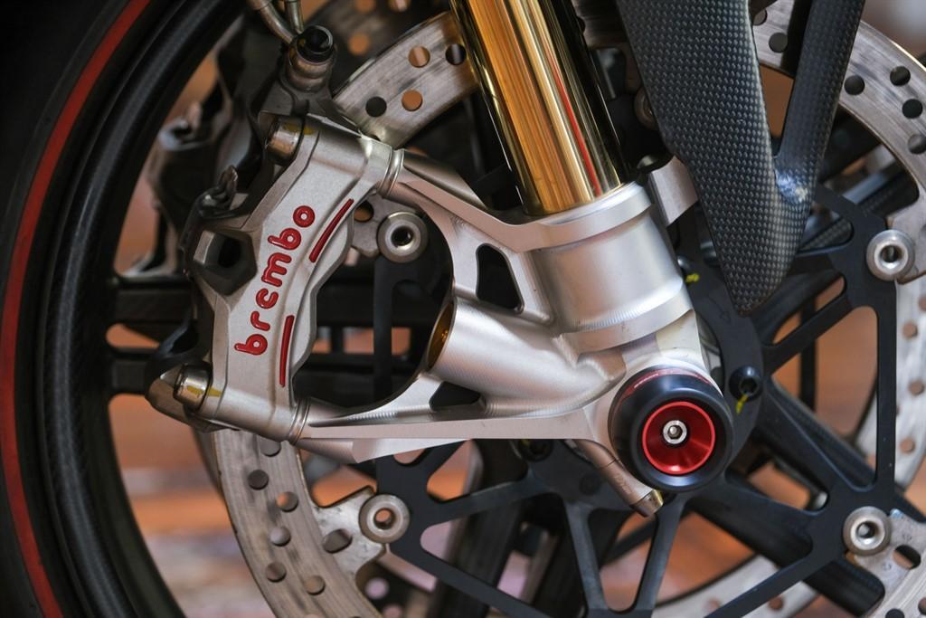 Ducati Superleggera V4 view 13