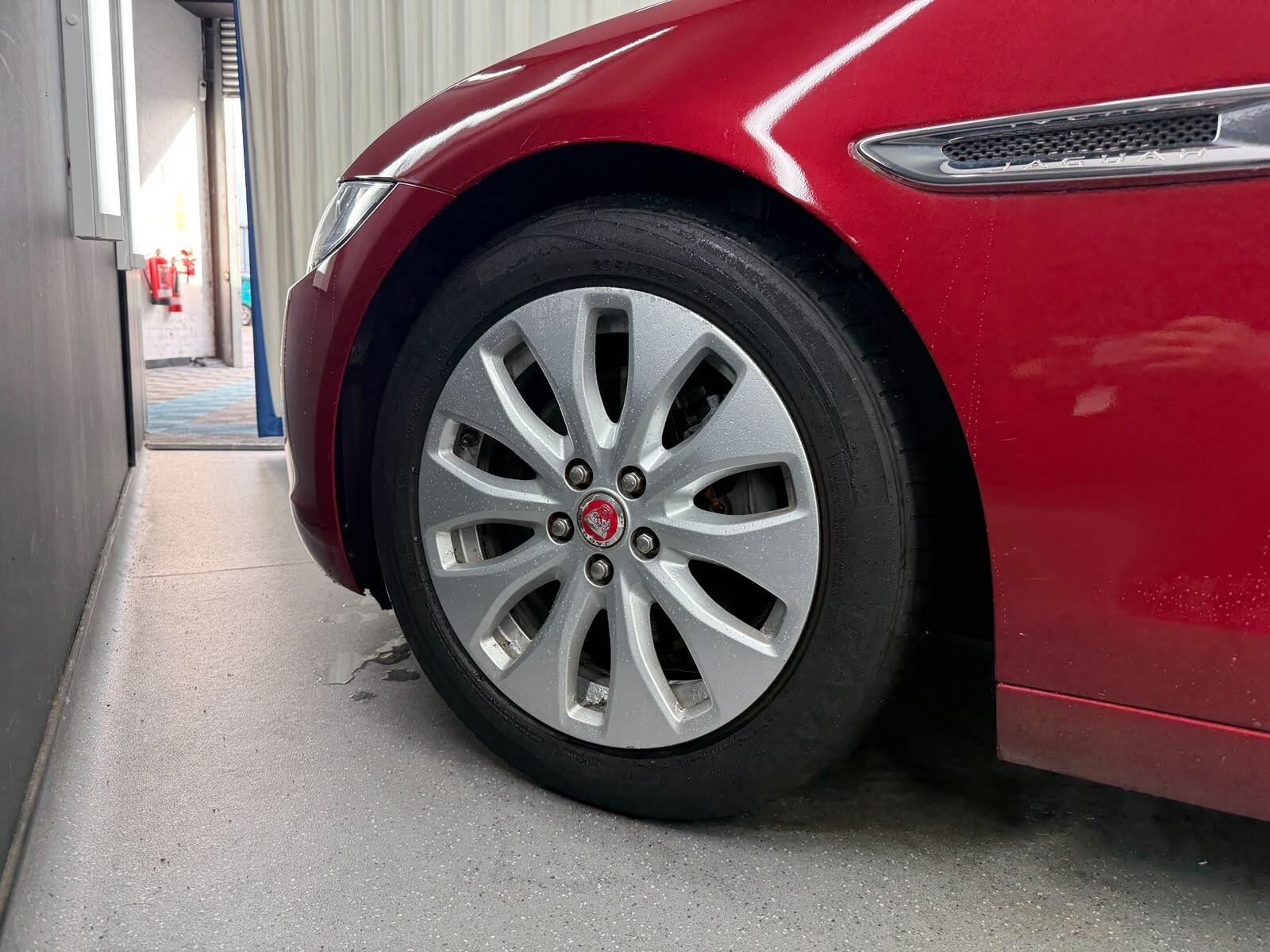 Jaguar Xe view 10