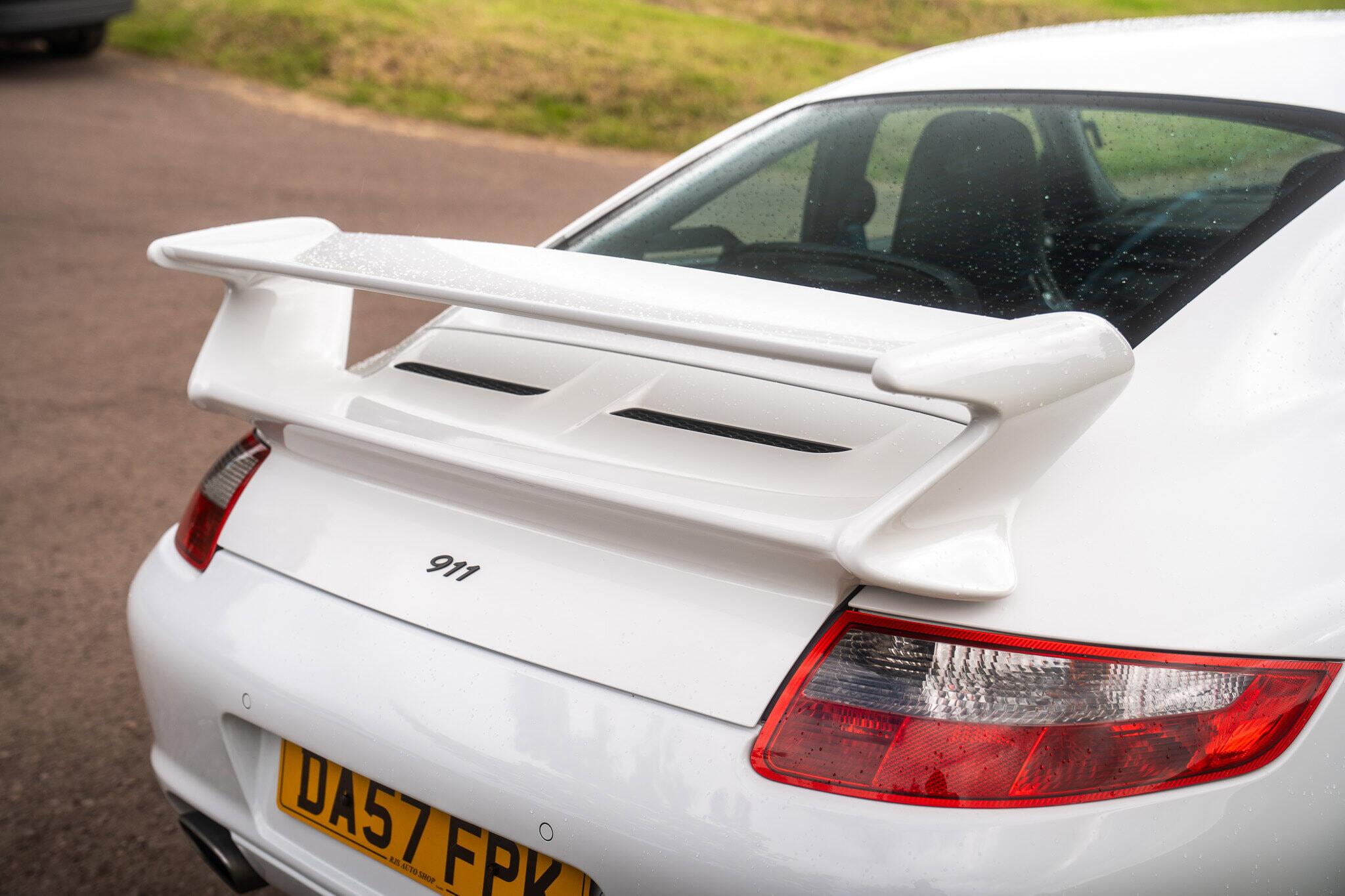 Porsche 911 view 16