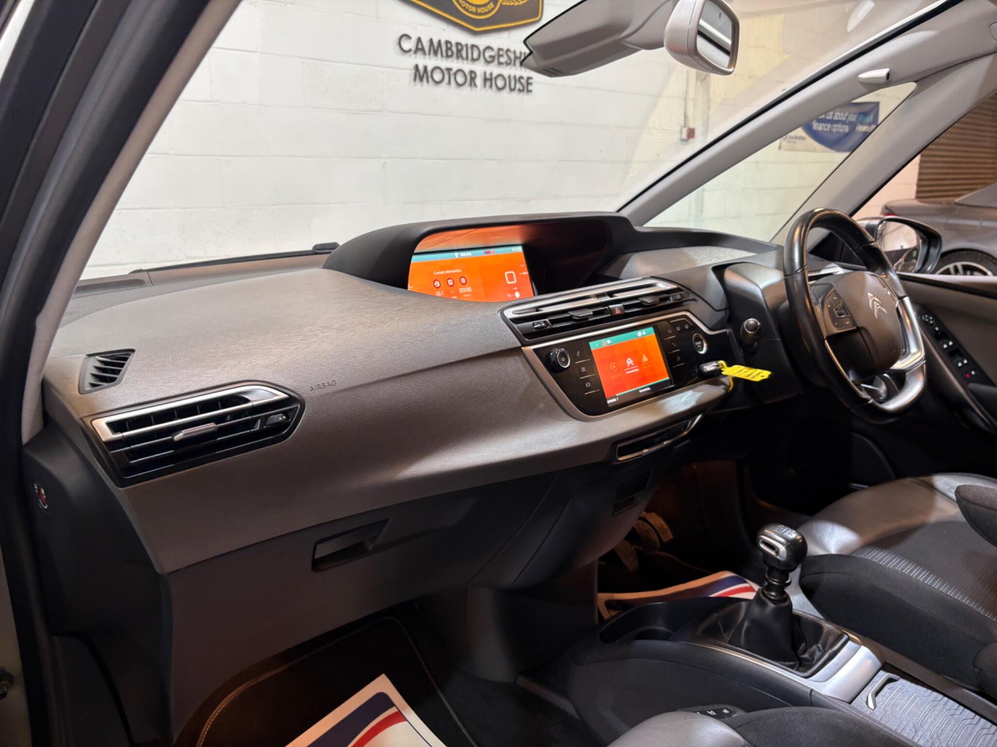 Citroen Grand C4 Spacetourer view 20