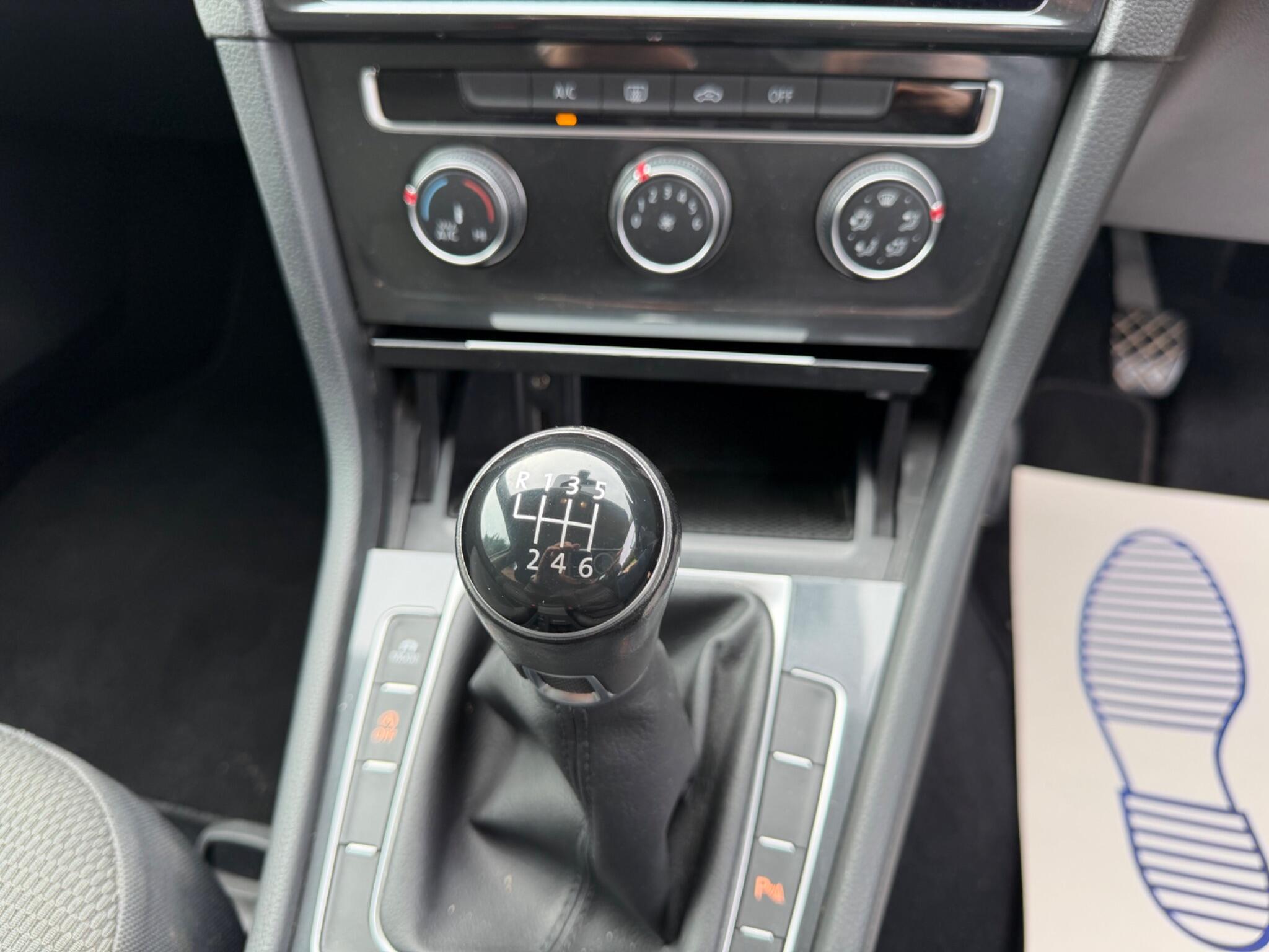 Volkswagen Golf view 17