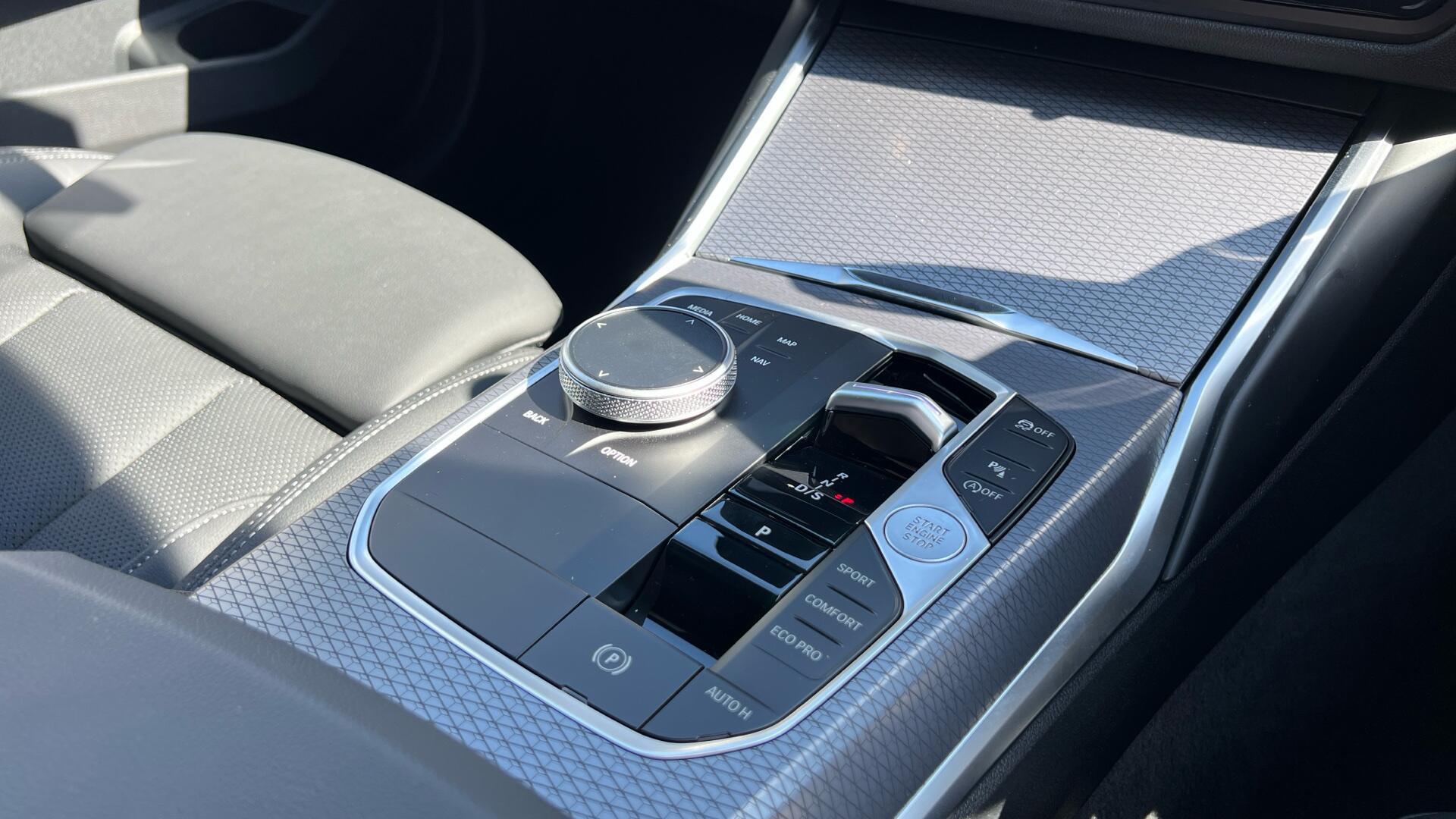 BMW 3 Series view 10