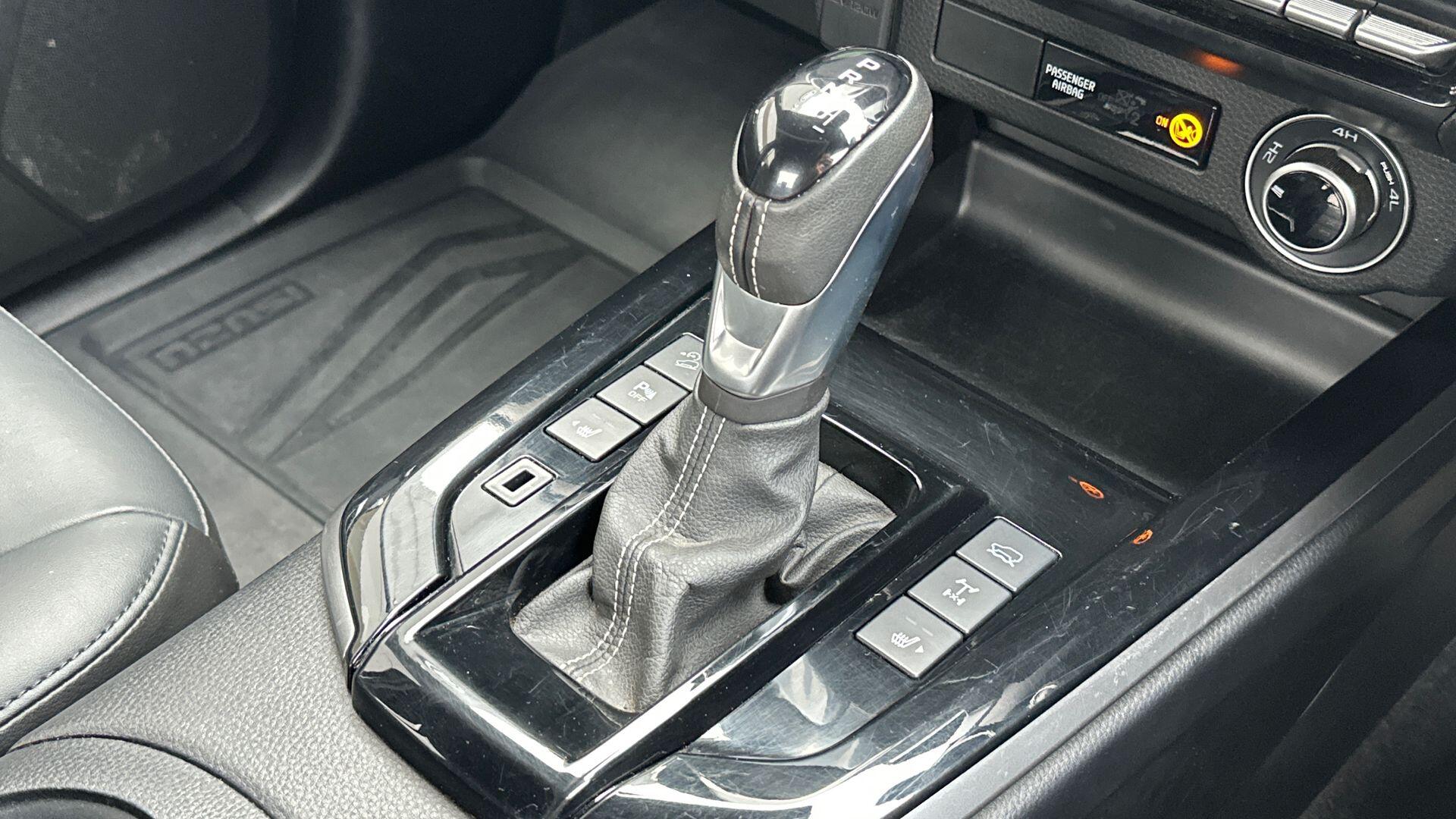 Isuzu D-Max view 13