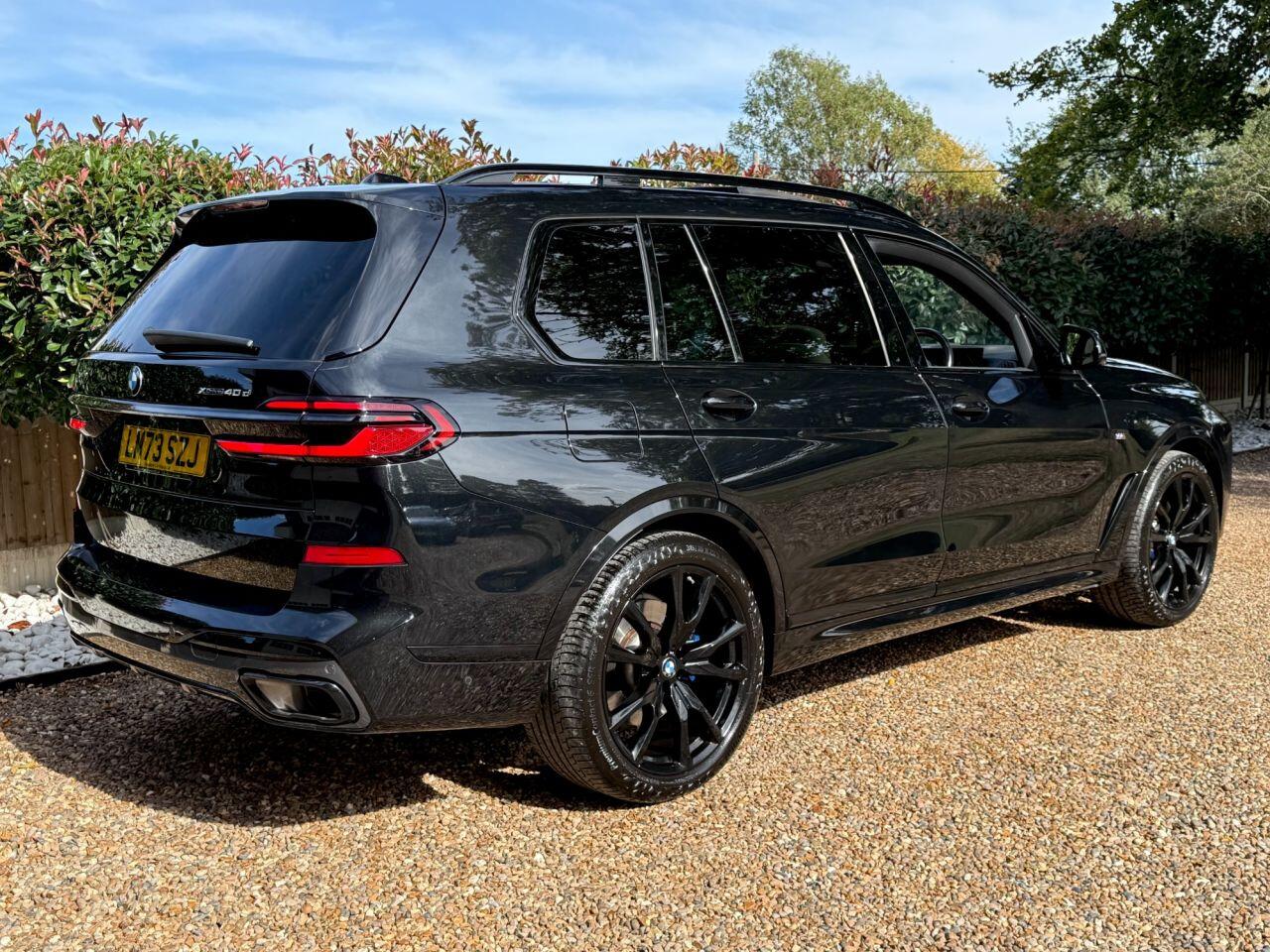 BMW X7 view 24