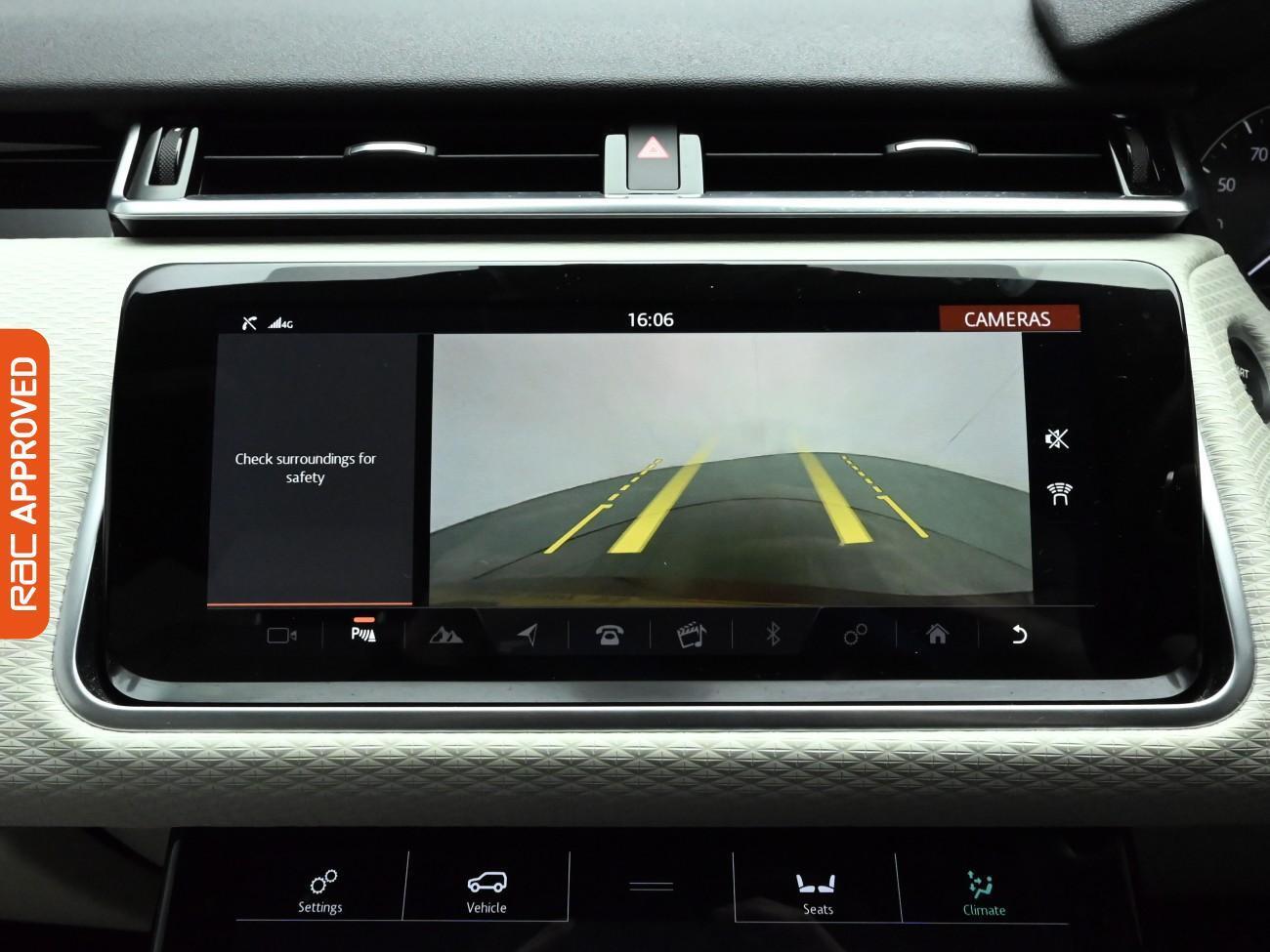 Land Rover Range Rover Velar view 3