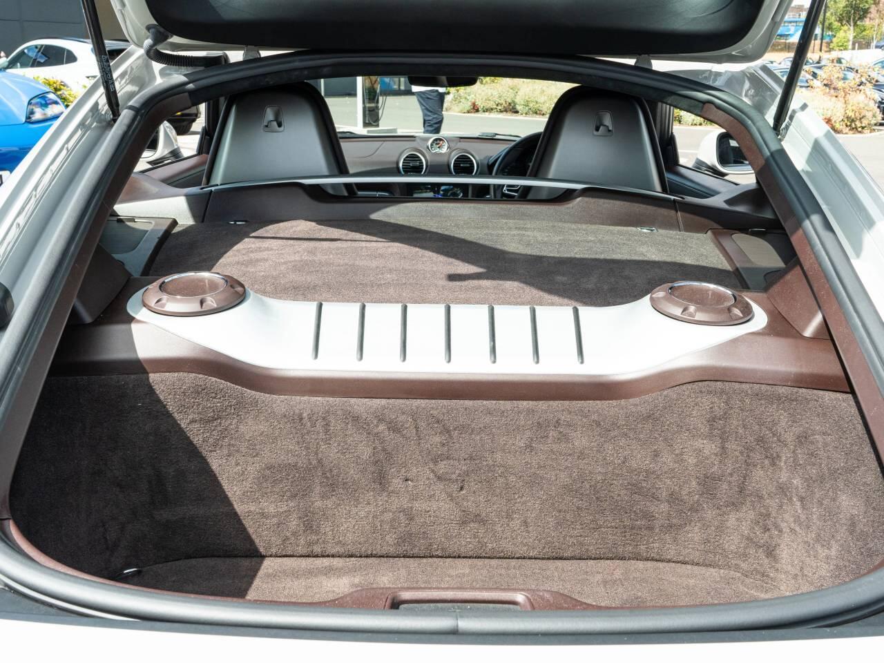 Porsche Cayman view 42
