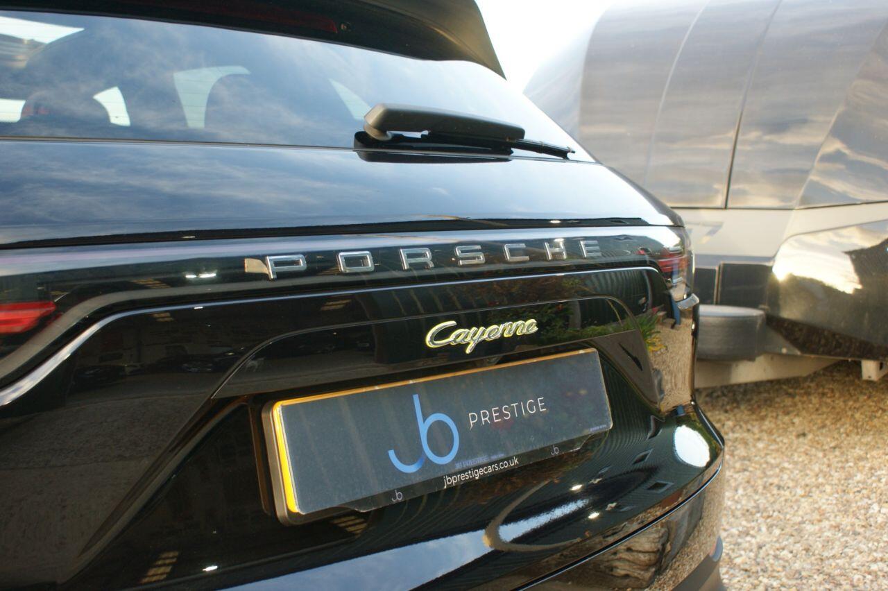 Porsche Cayenne view 18