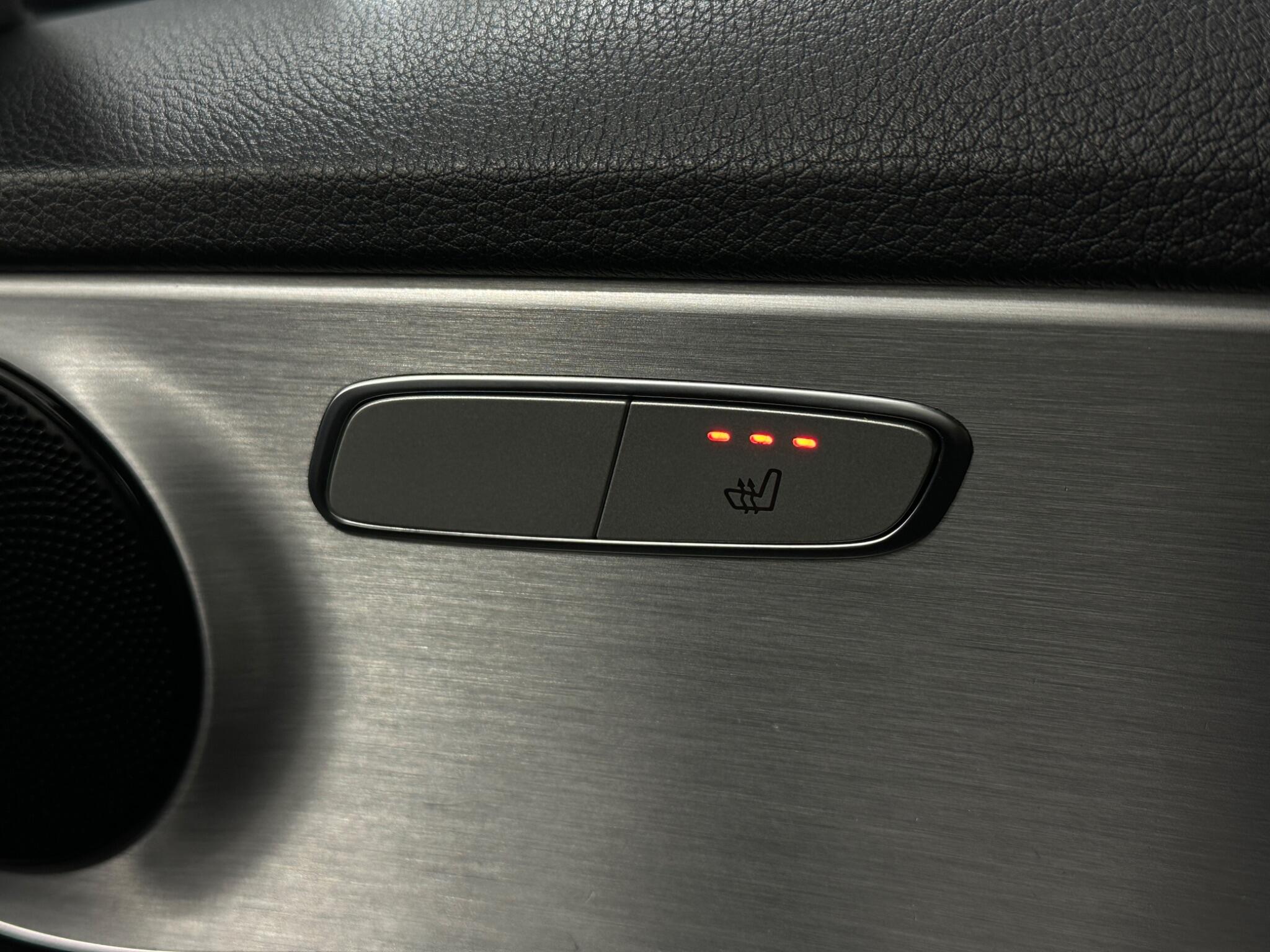 Mercedes-Benz C-Class view 20