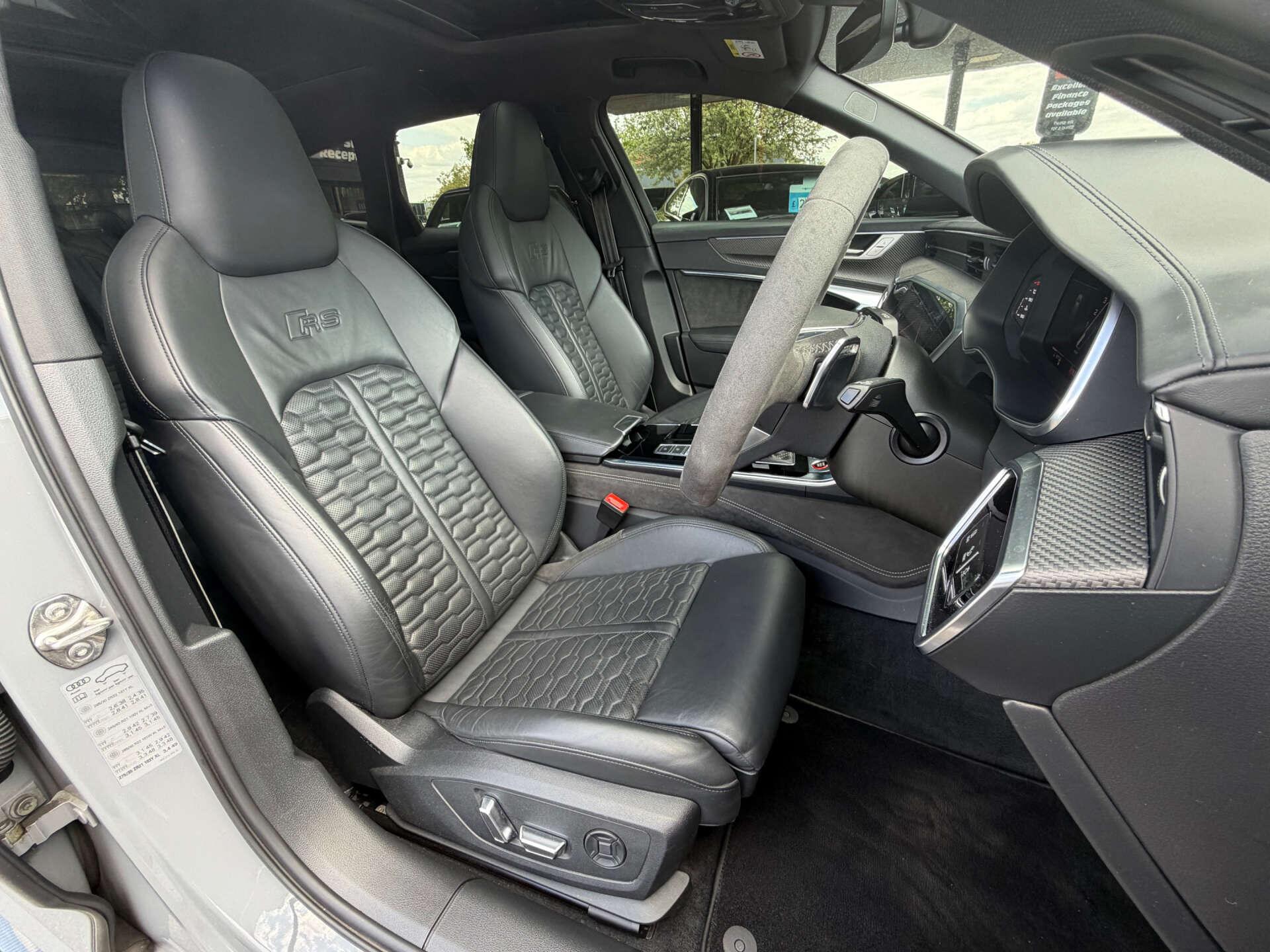 Audi RS6 Avant view 34