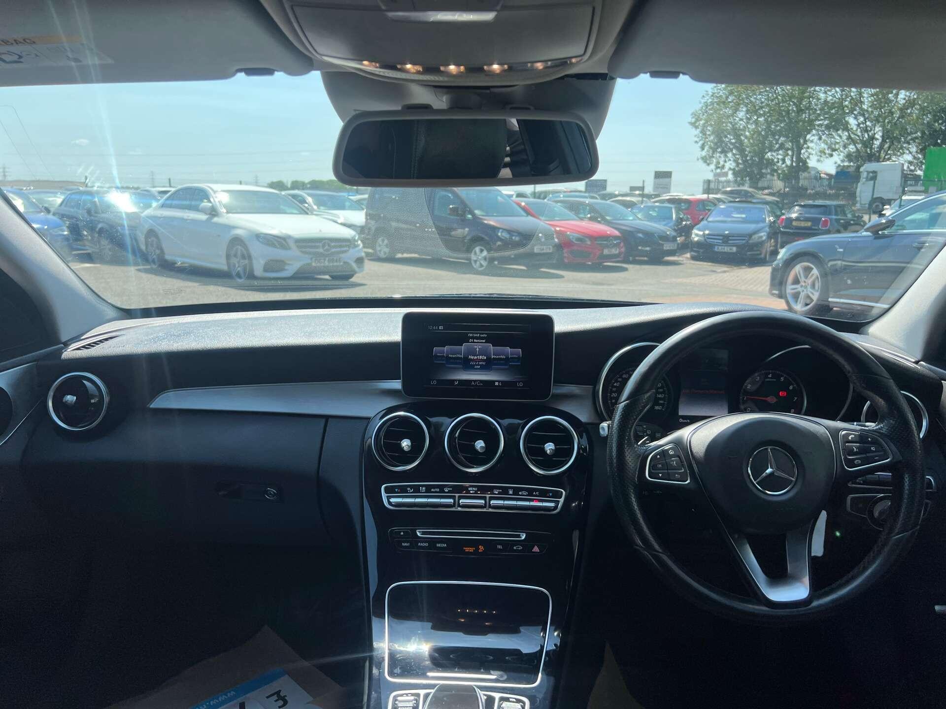 Mercedes-Benz C-Class view 28