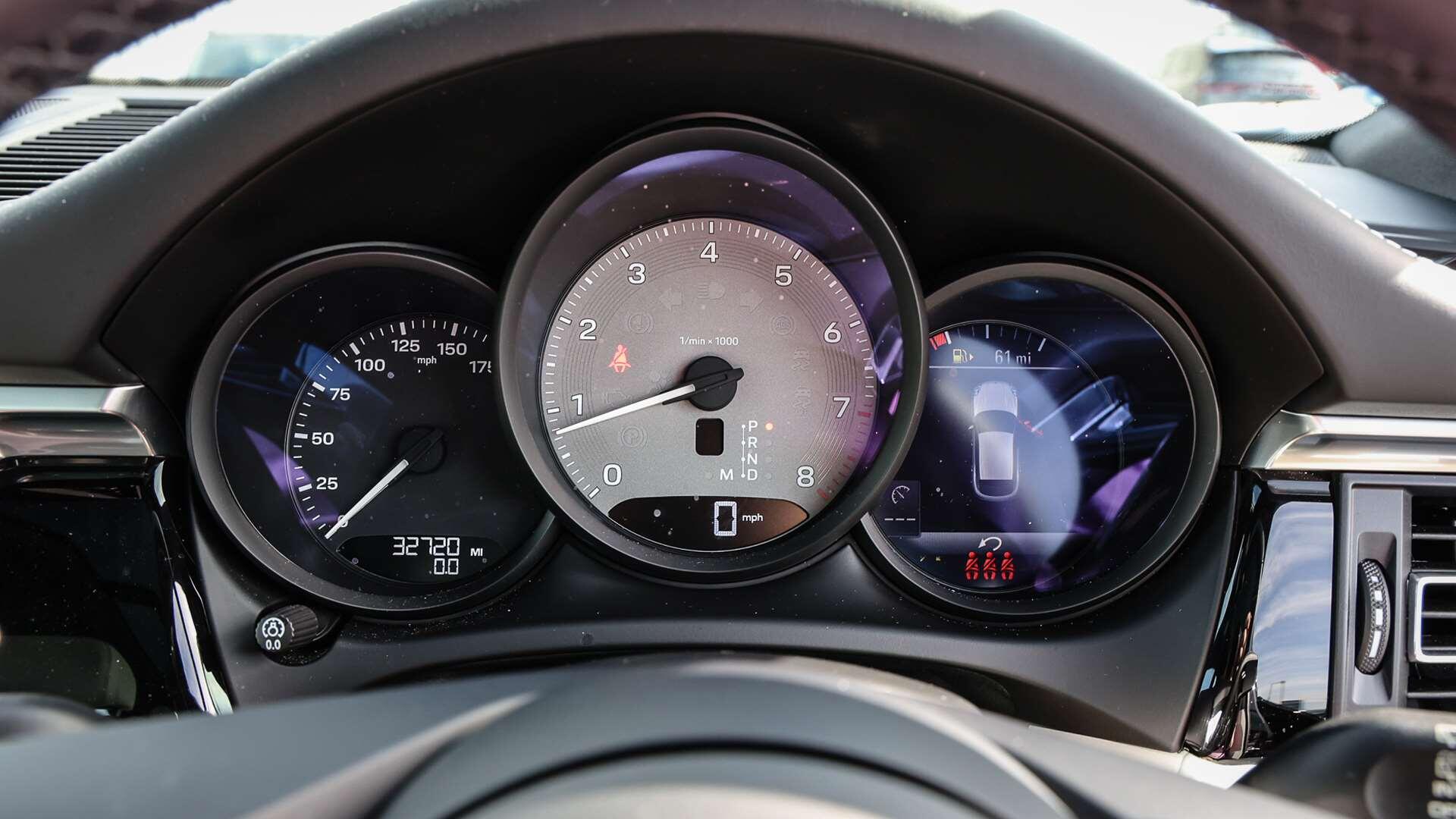 Porsche Macan view 17