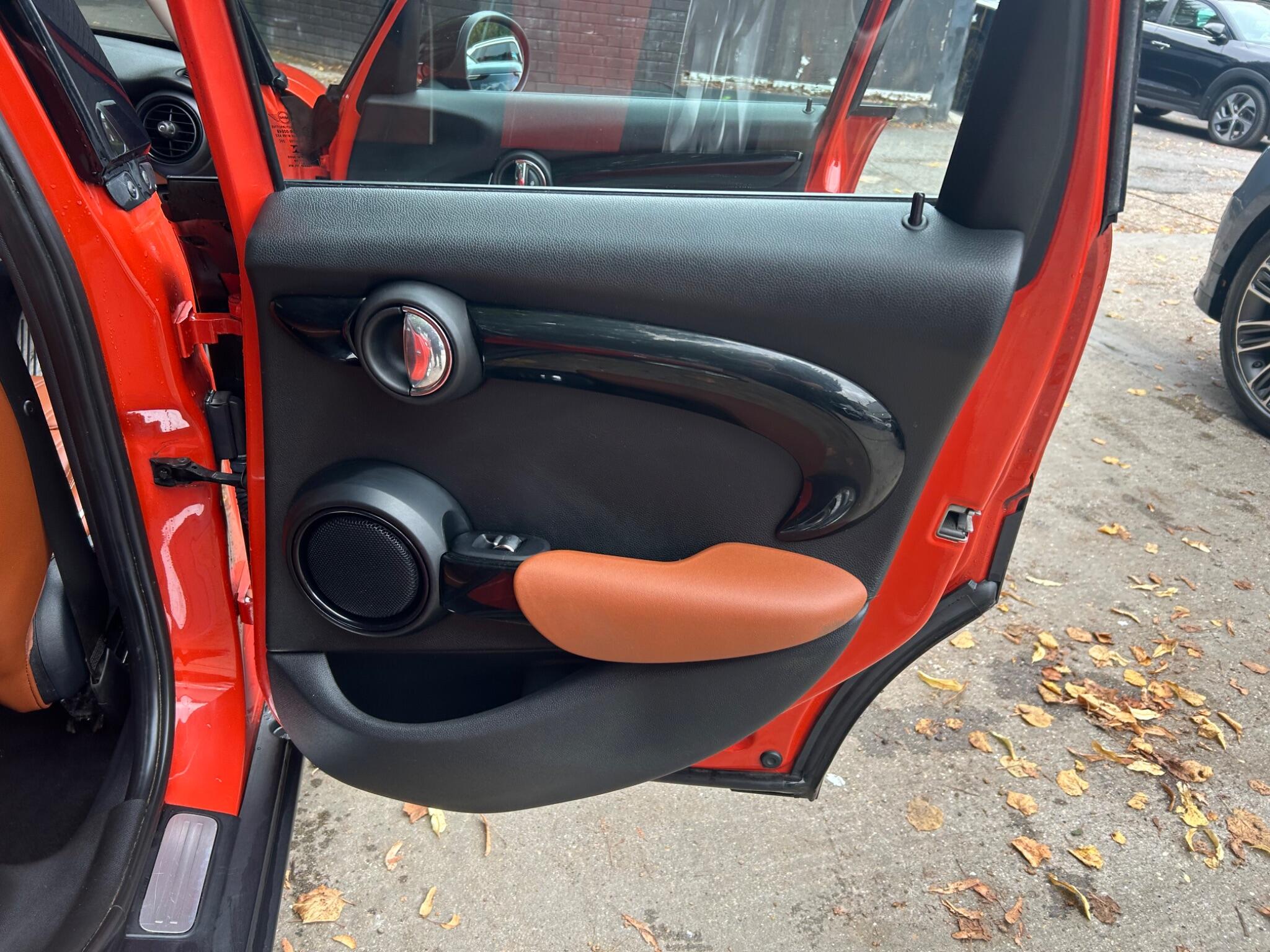 Mini Hatch view 39