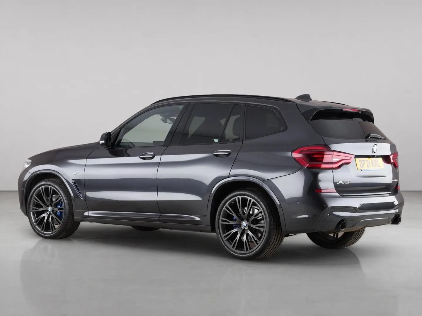 BMW X3 view 5
