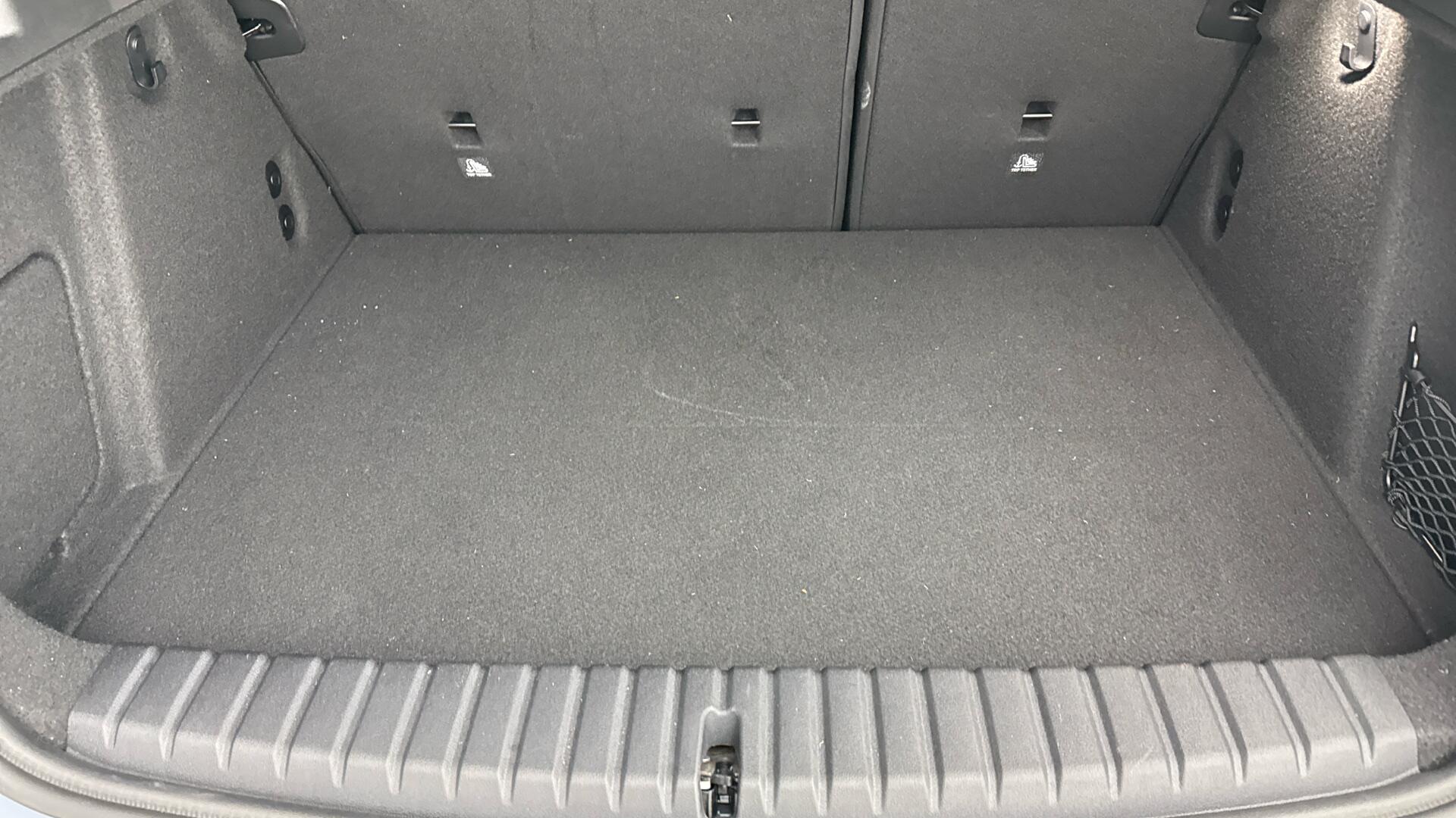 BMW 1 Series view 13