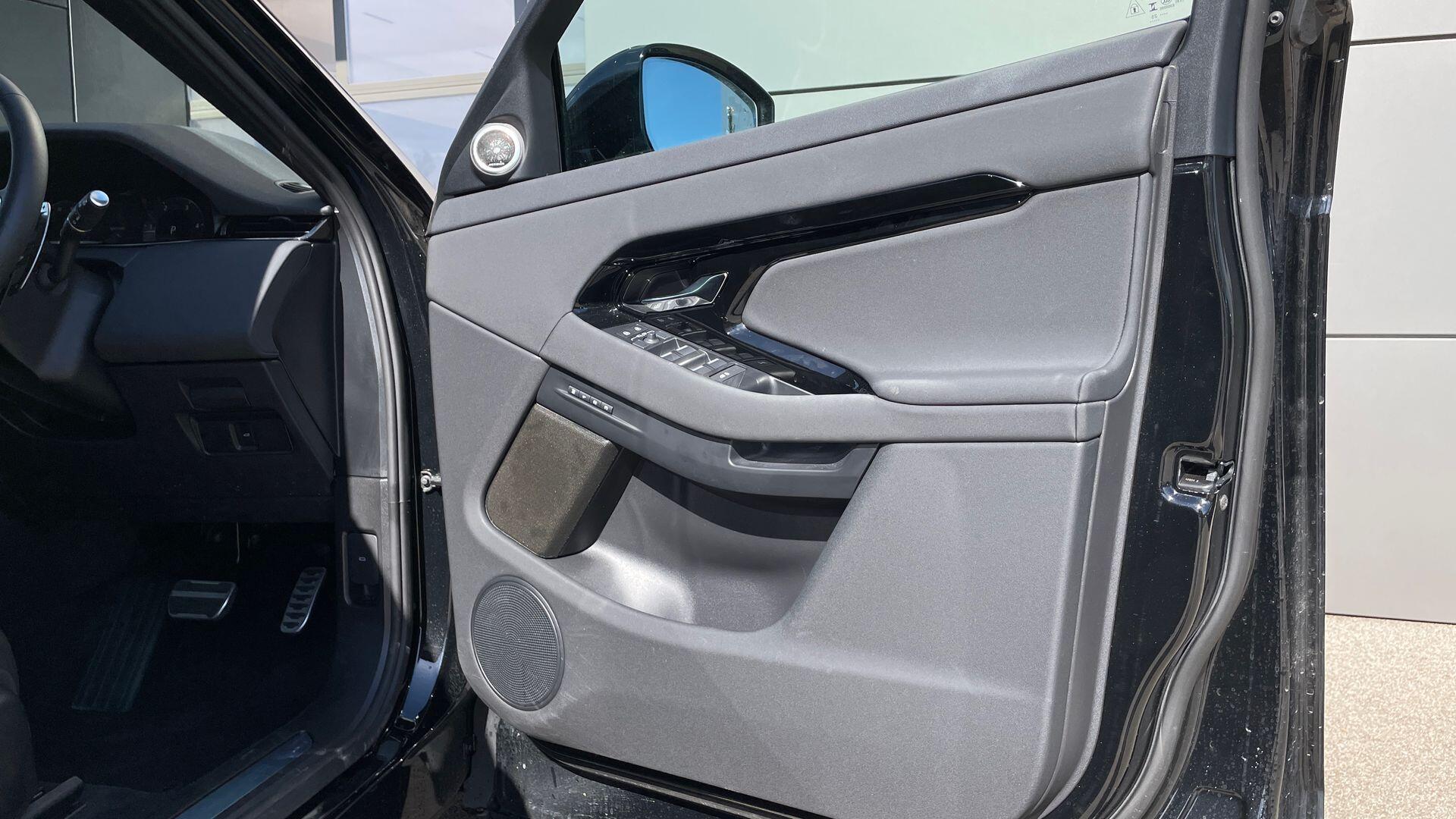 Land Rover Range Rover Evoque view 46