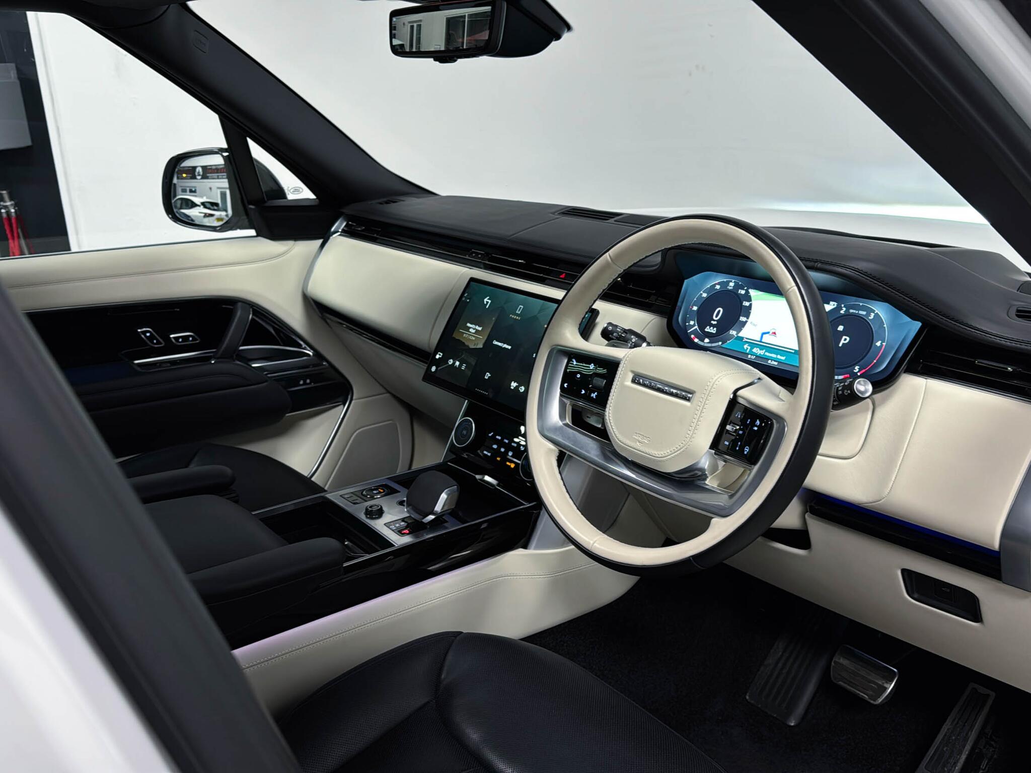 Land Rover Range Rover view 29