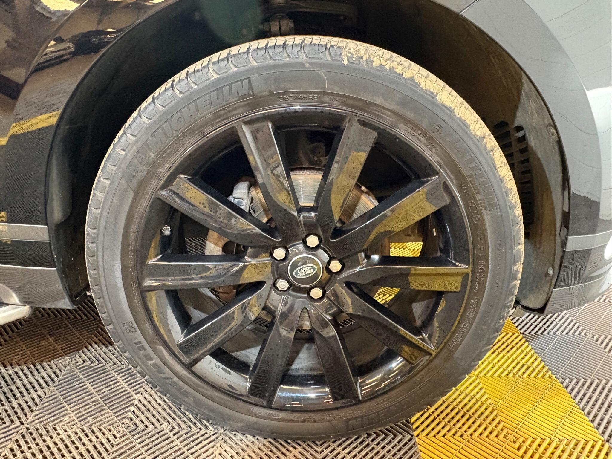 Land Rover Range Rover Velar view 23