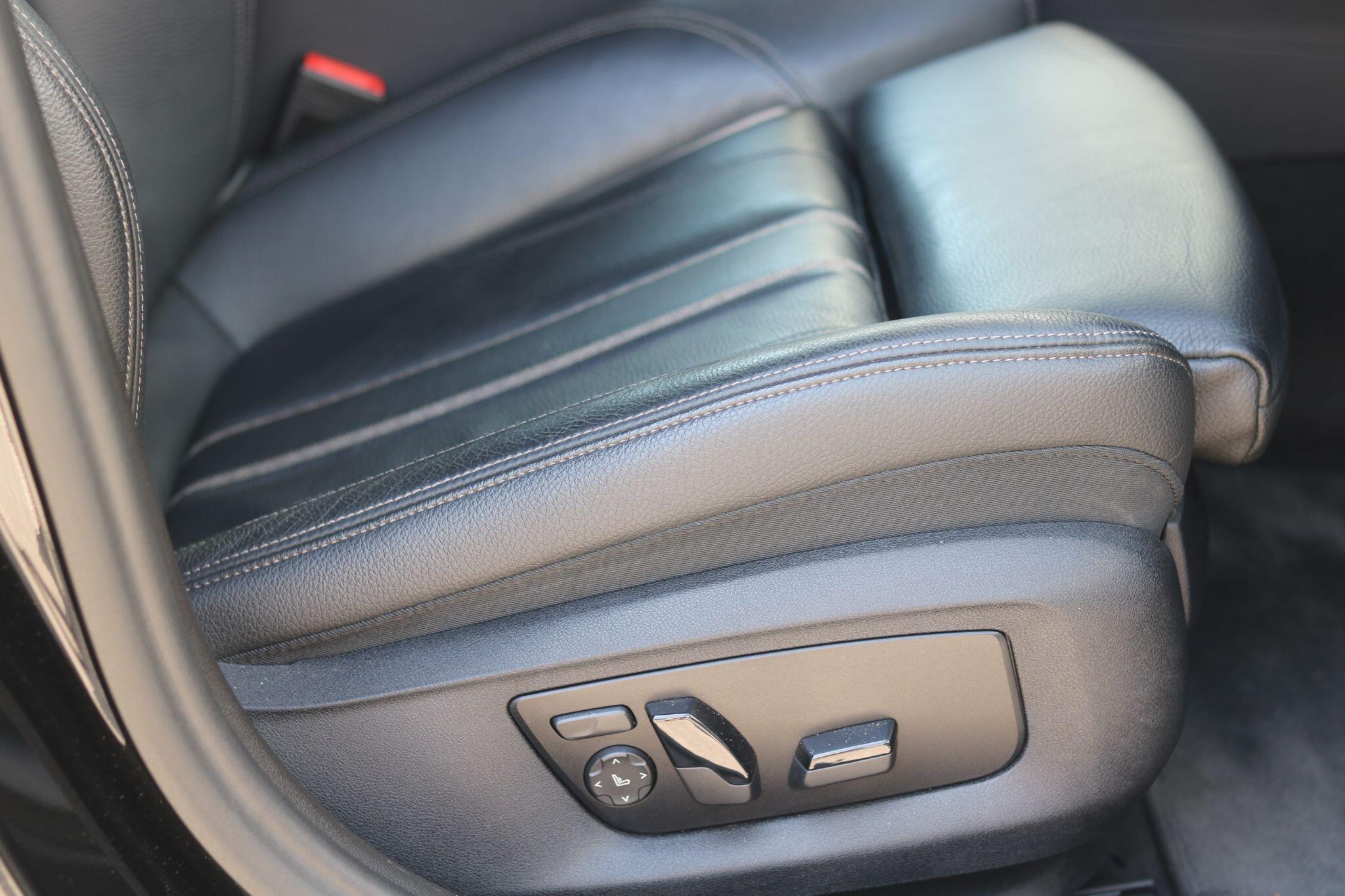 BMW 5 Series view 12
