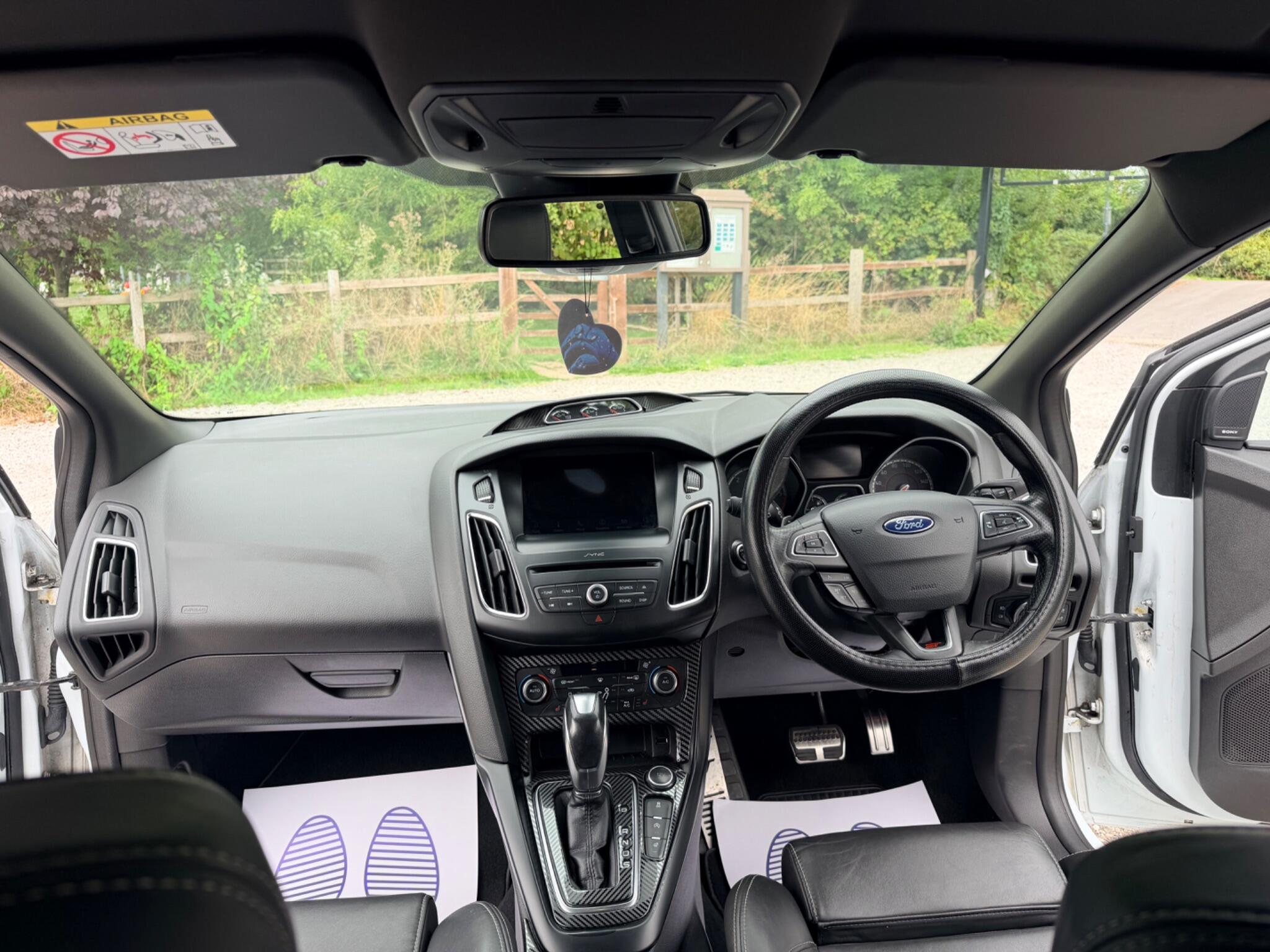 Ford Focus view 11