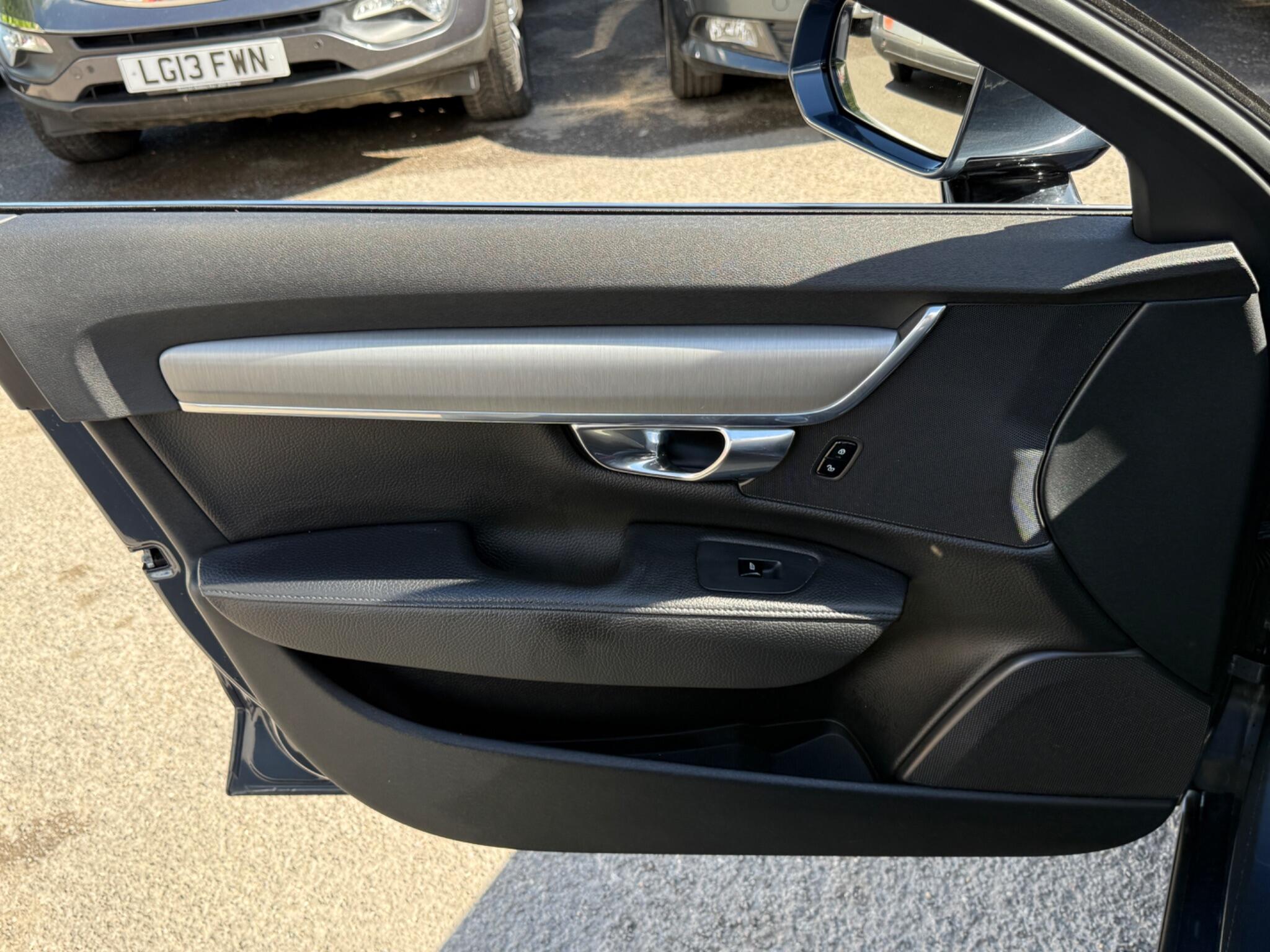 Volvo S90 - Image 54