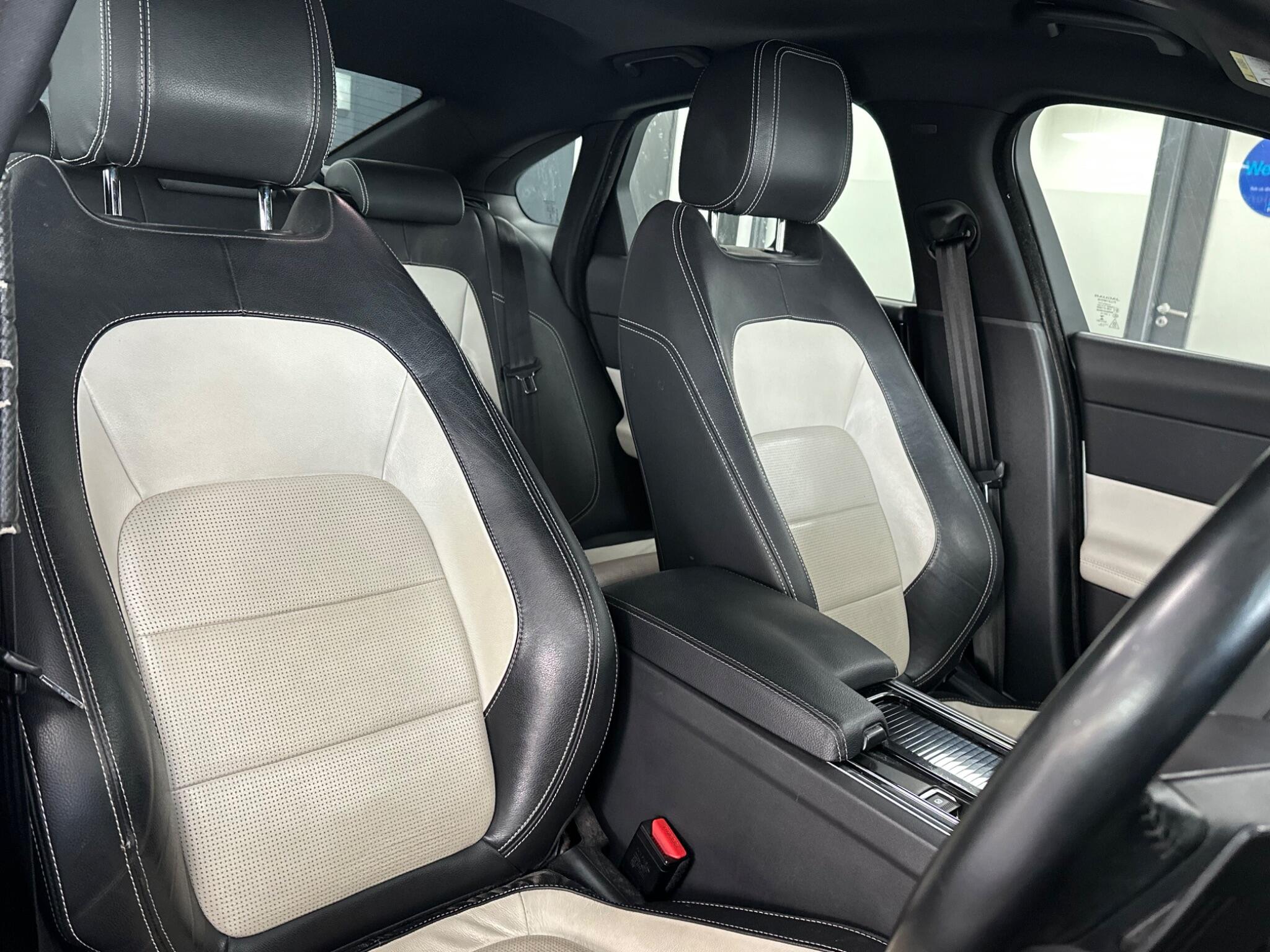 Jaguar XF view 21