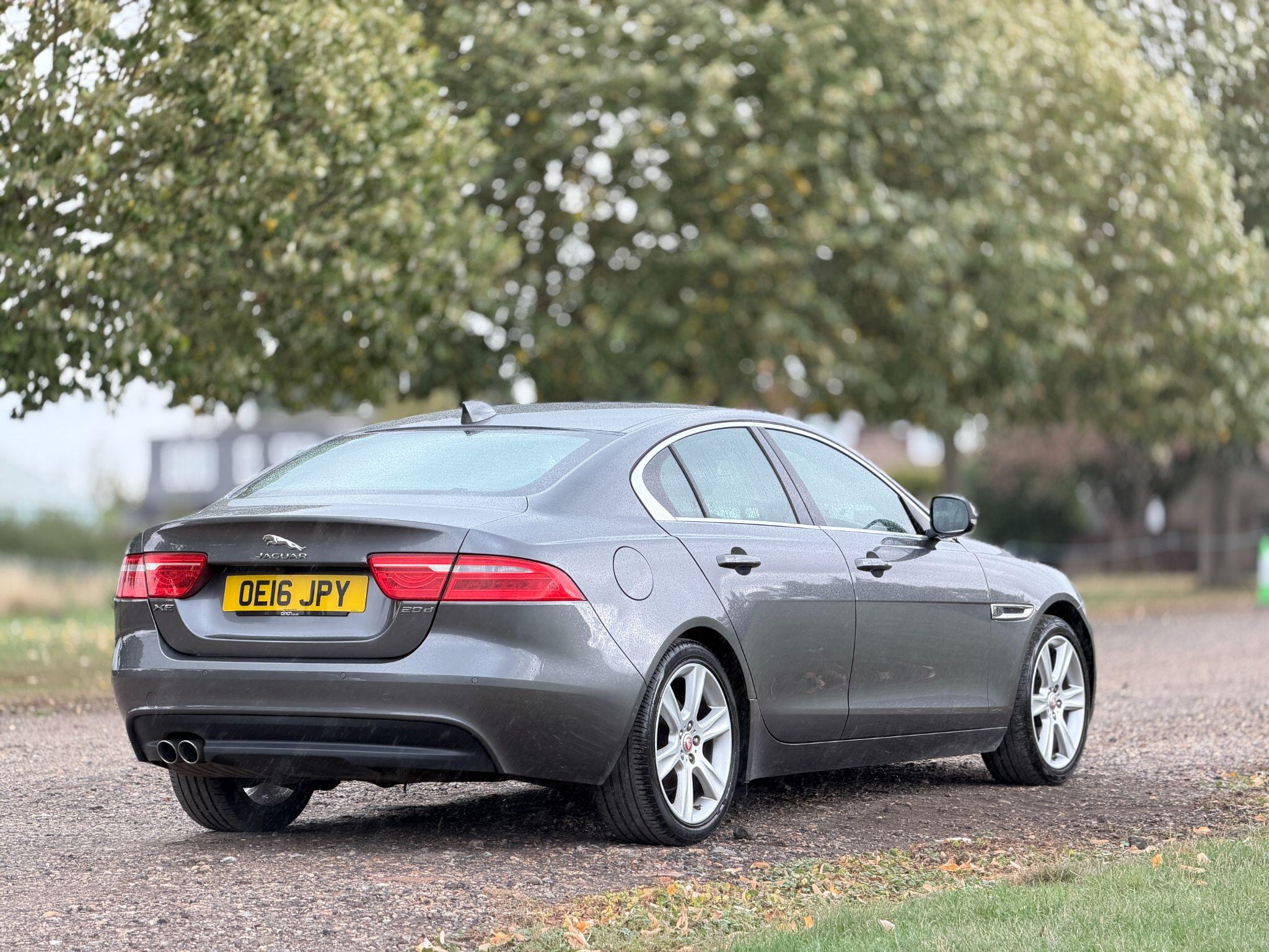 Jaguar Xe view 7