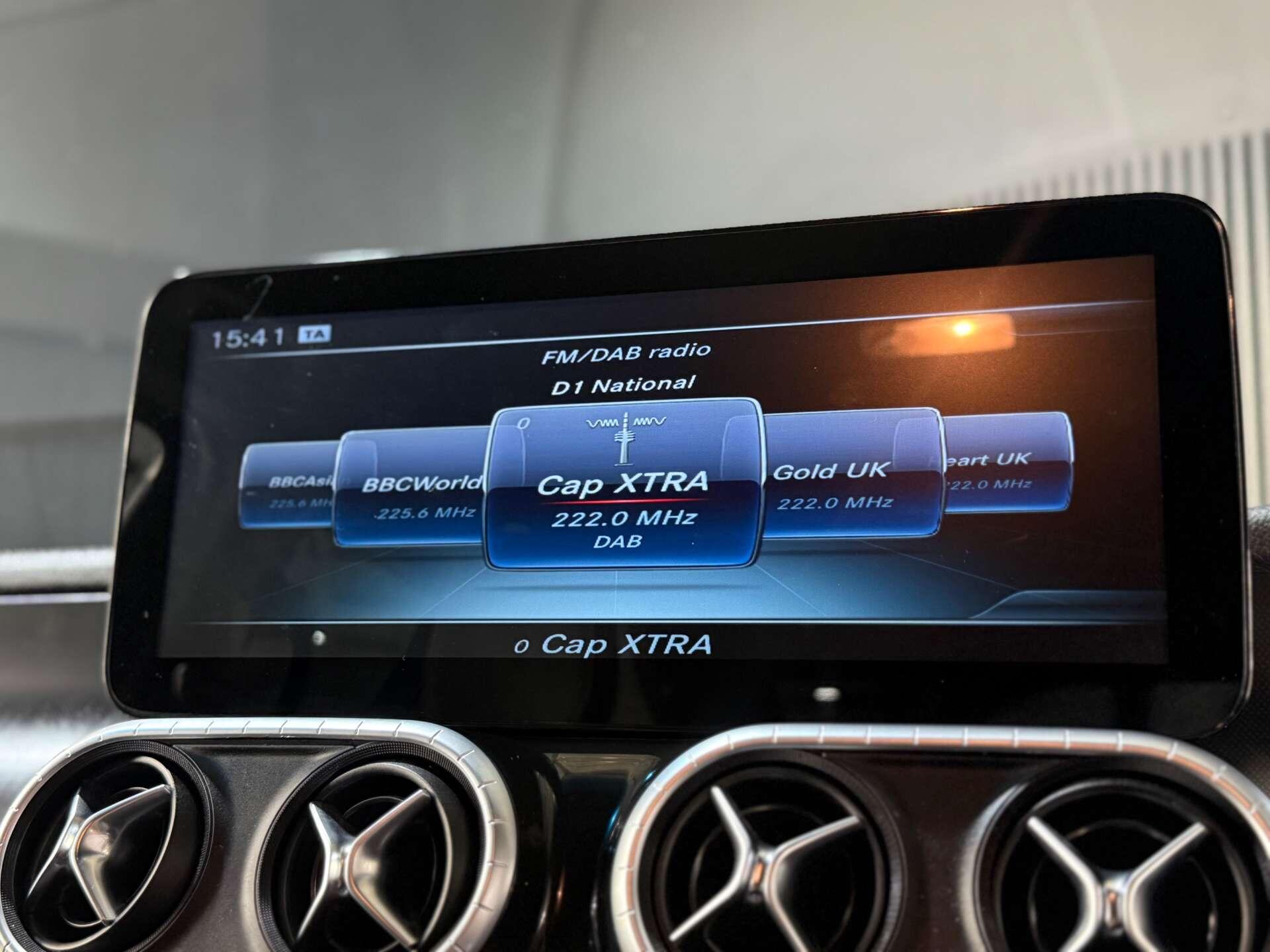 Mercedes-Benz X Class view 38