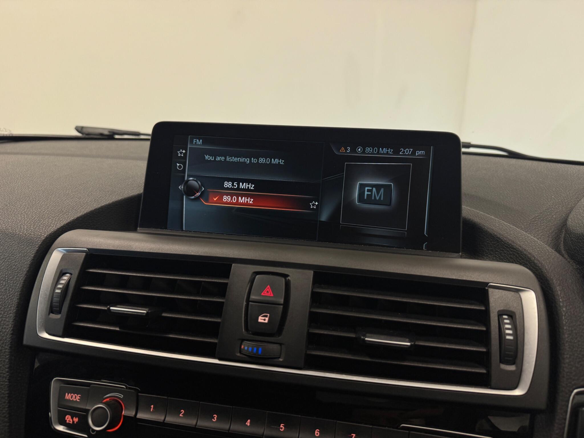 BMW 1 Series view 19