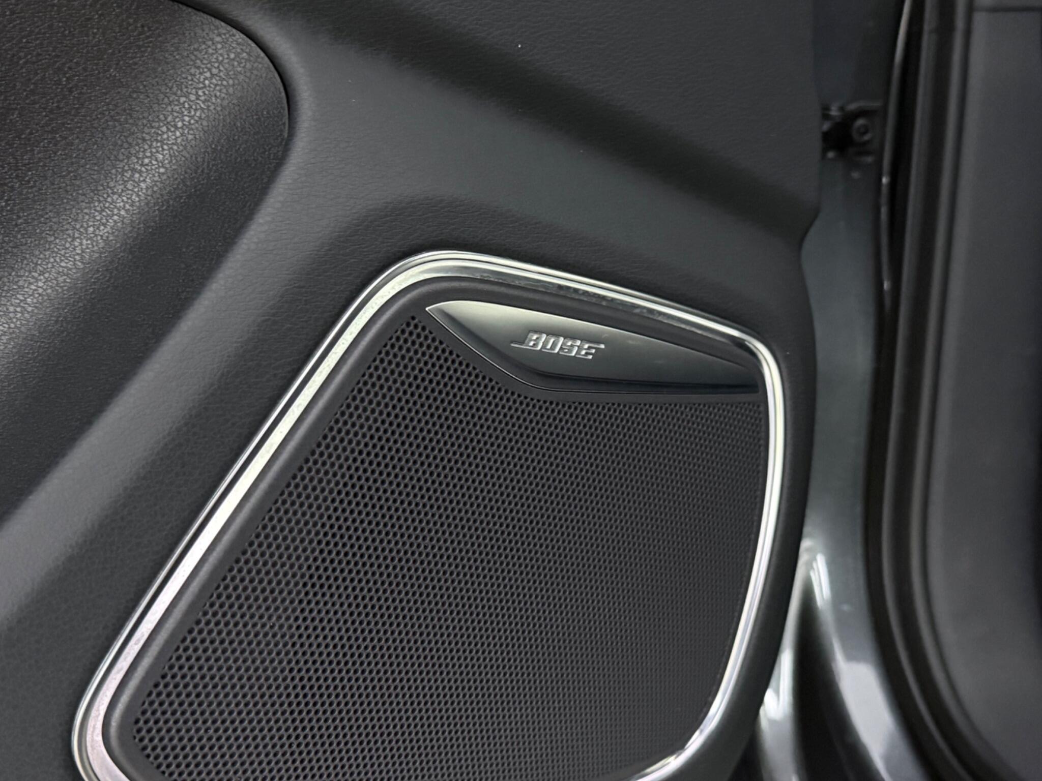 Audi Q3 view 30
