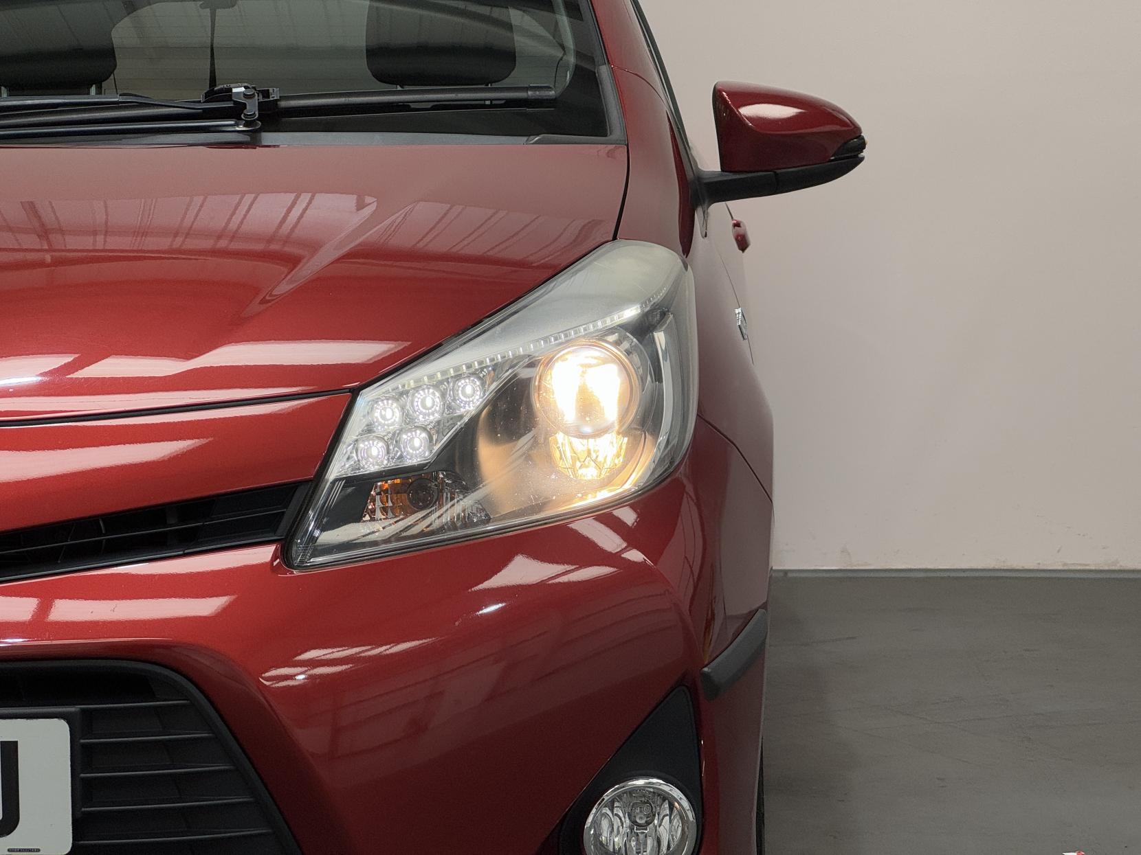 Toyota Yaris view 4