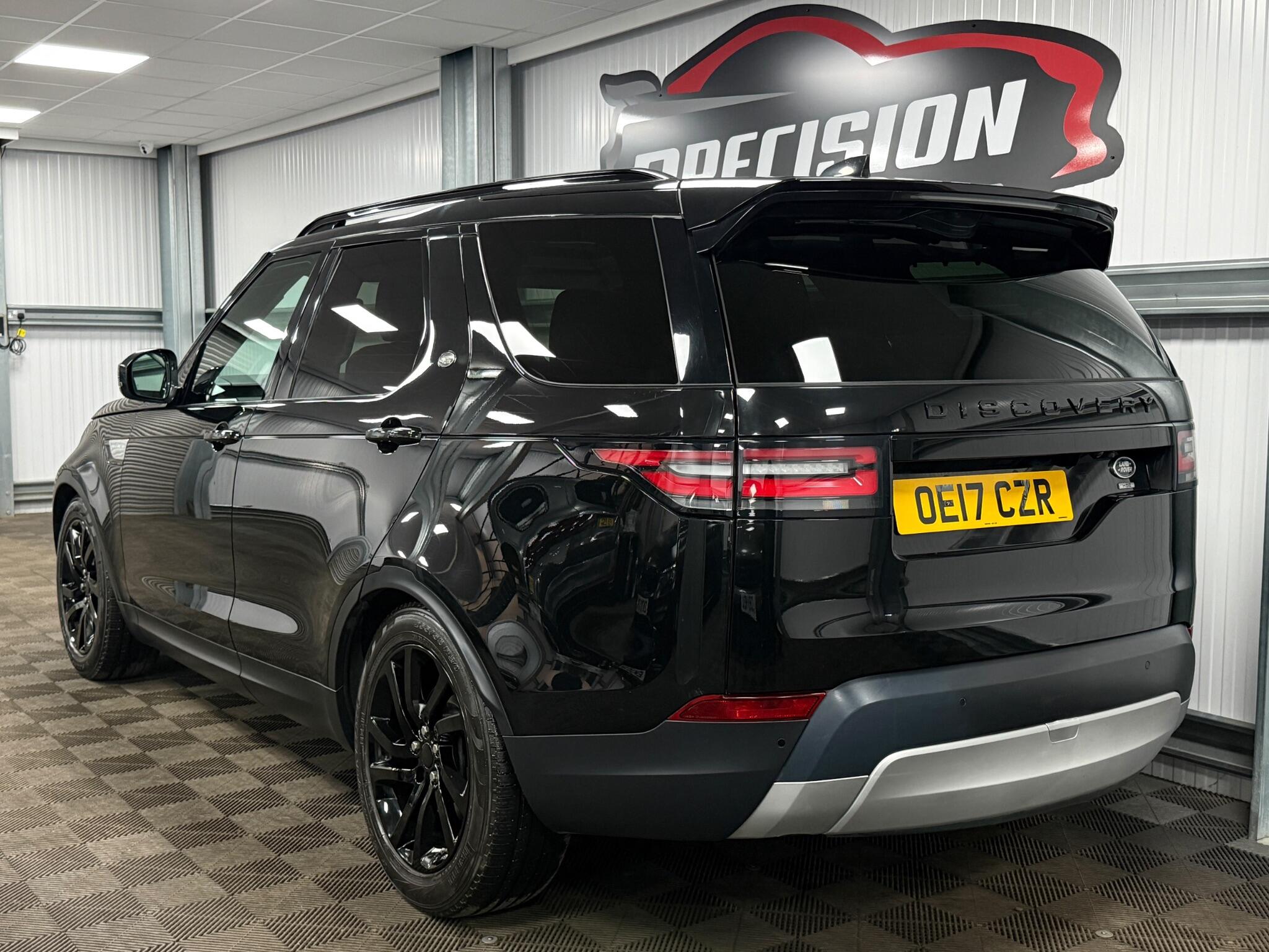 Land Rover Discovery view 8