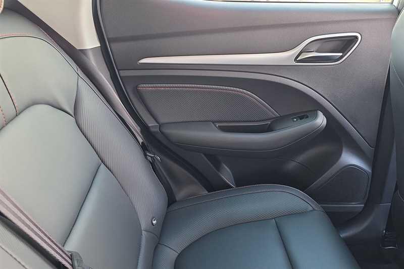 MG ZS view 28