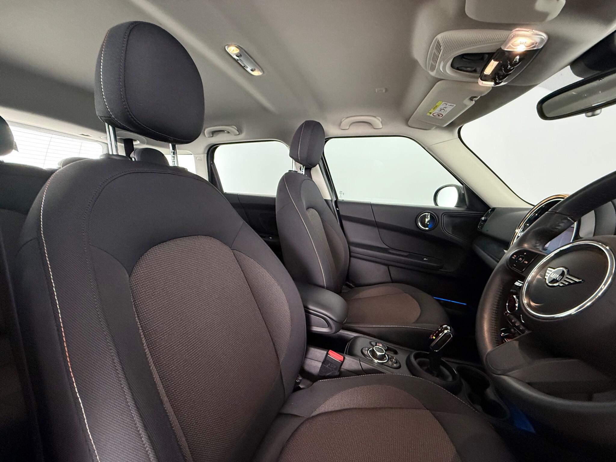 Mini Countryman view 29