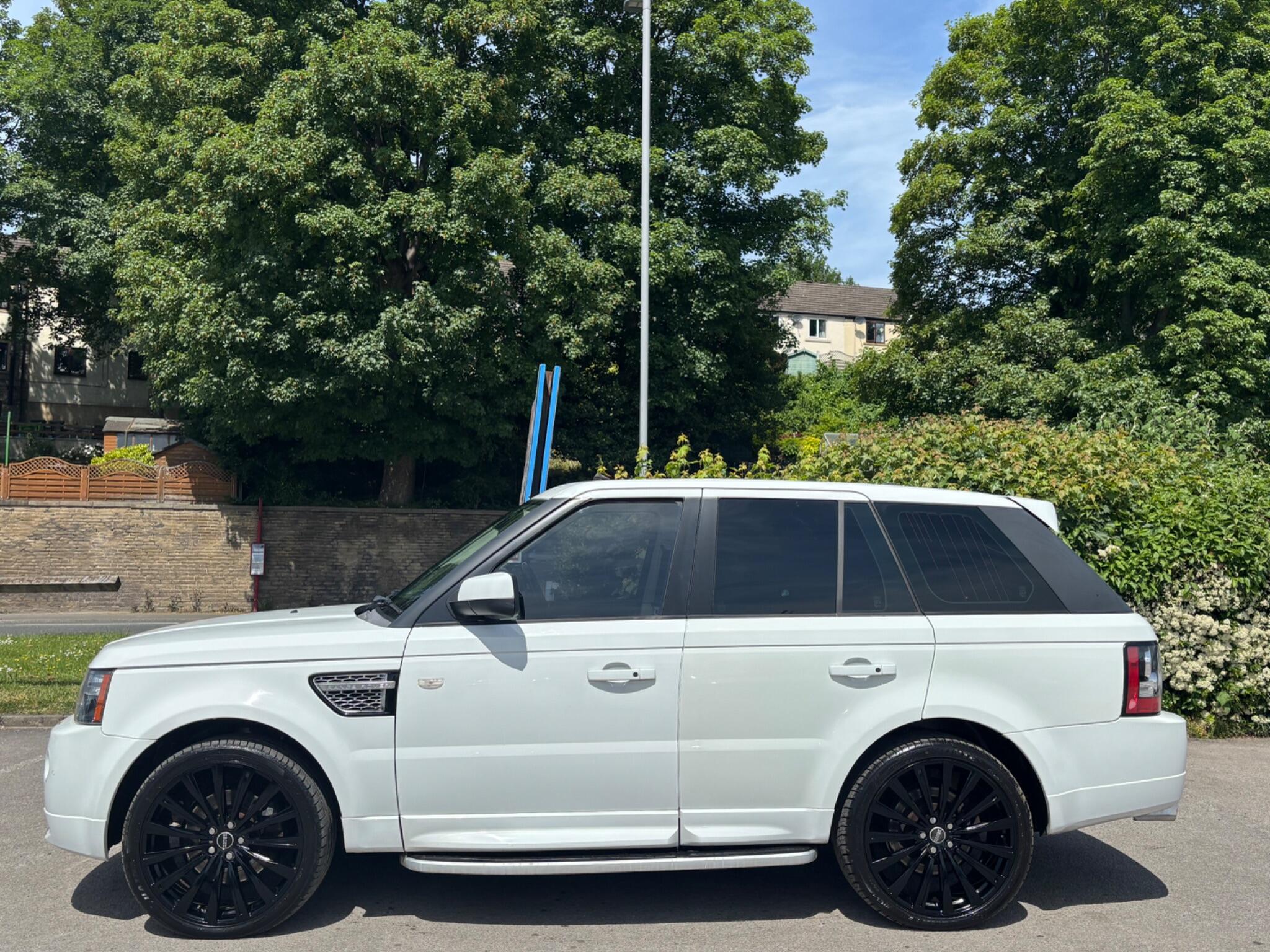 Land Rover Range Rover Sport view 8