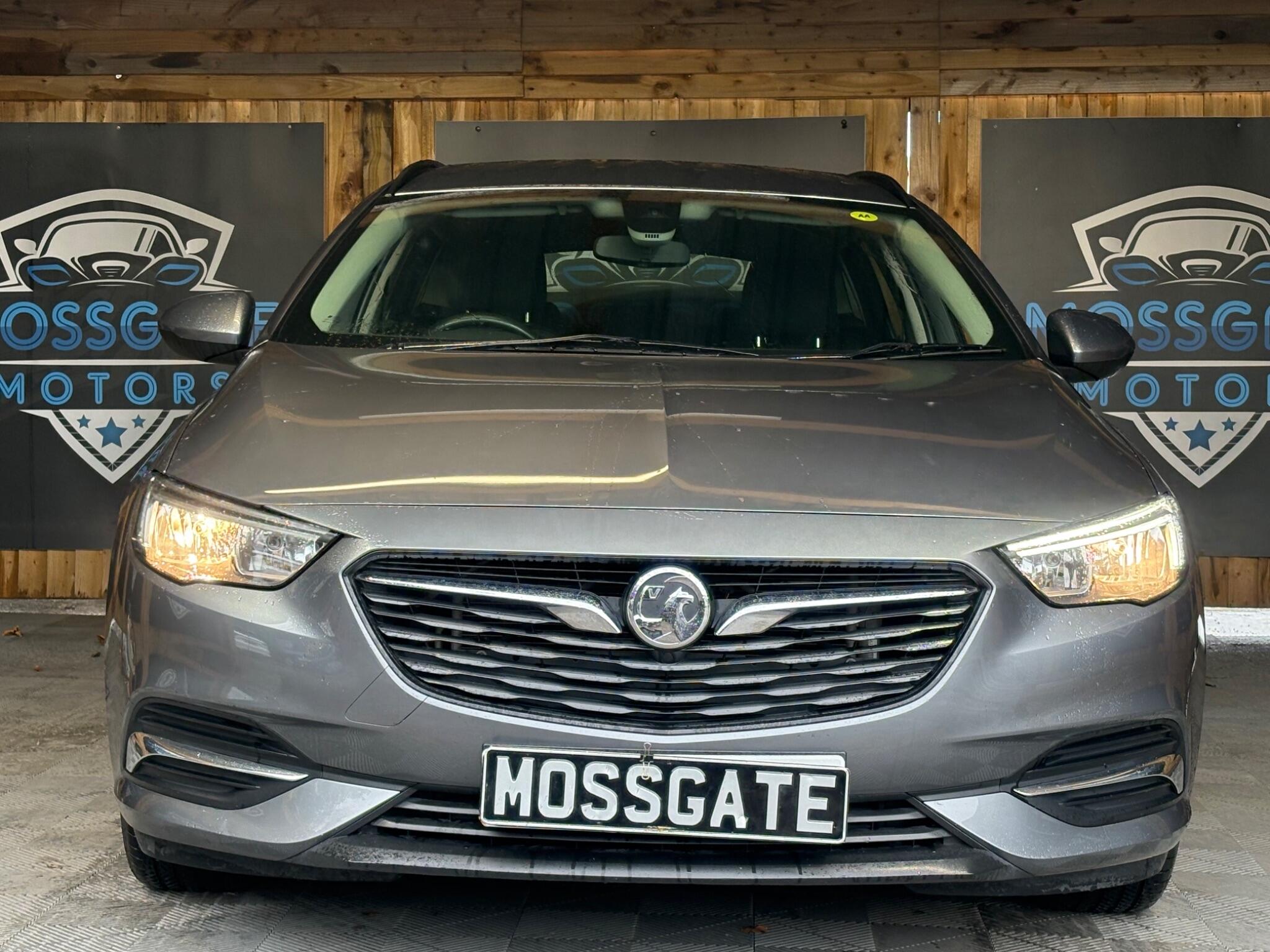 Vauxhall Insignia view 4