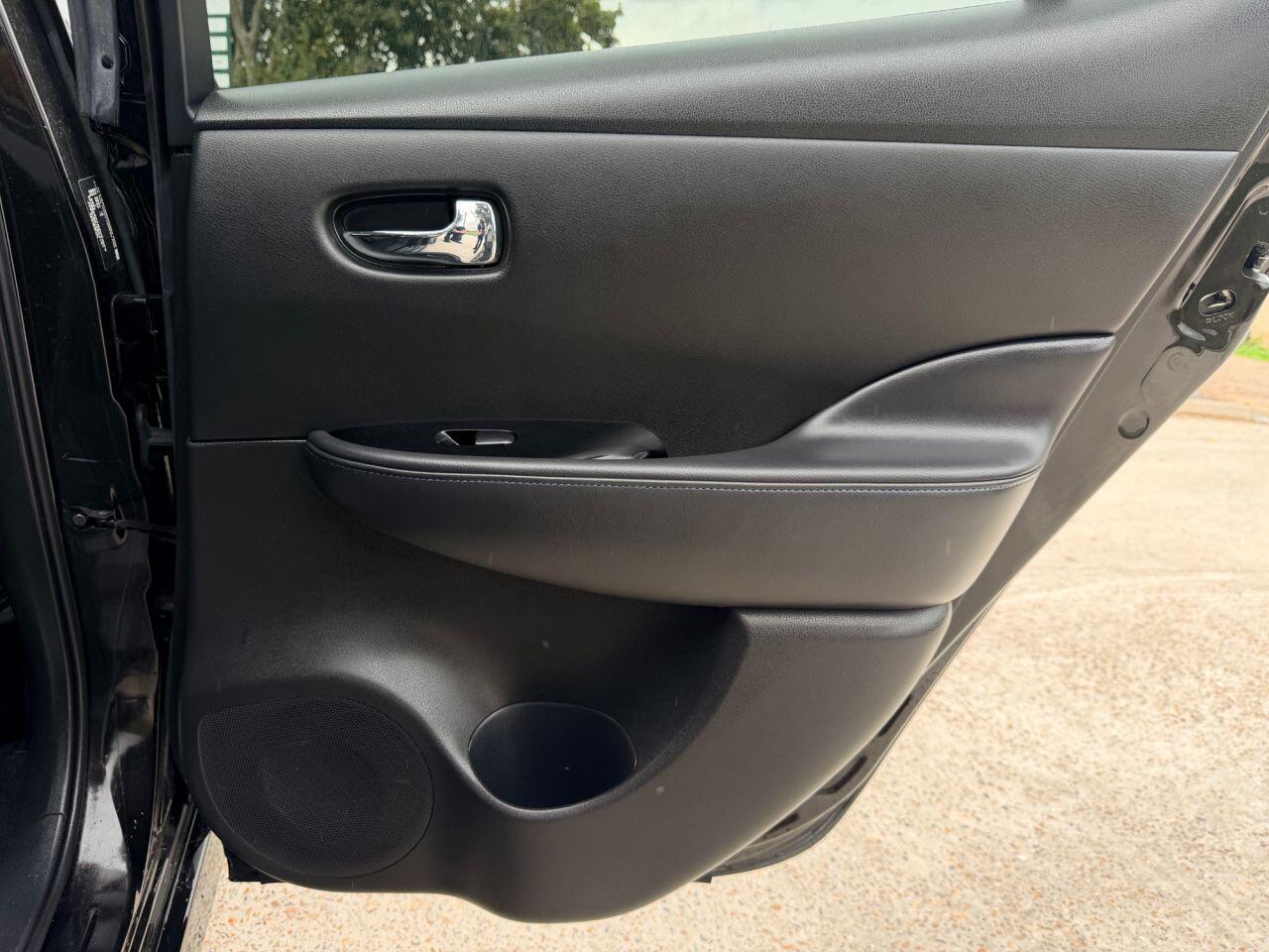 Nissan Leaf view 19