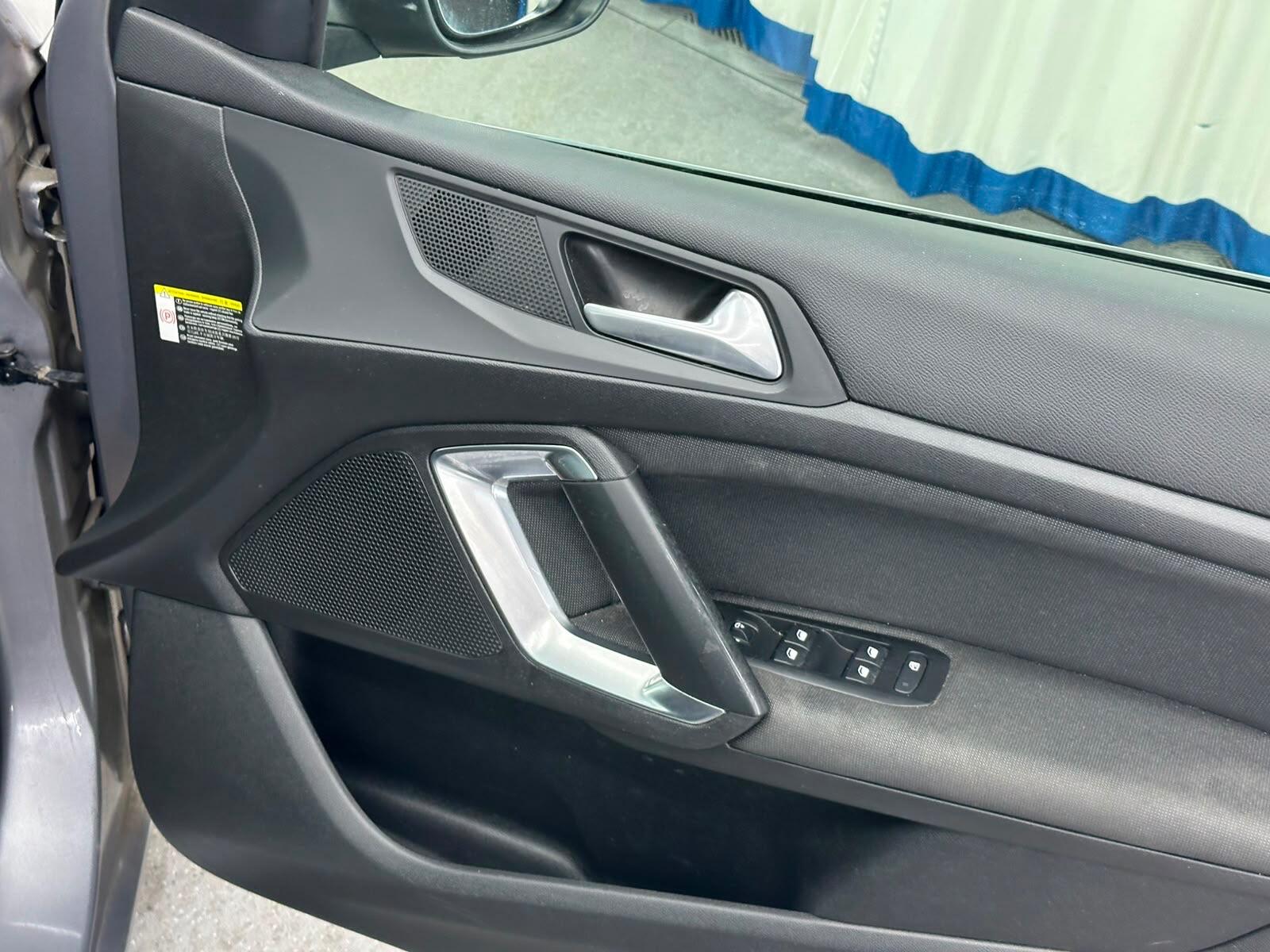 Peugeot 308 view 55