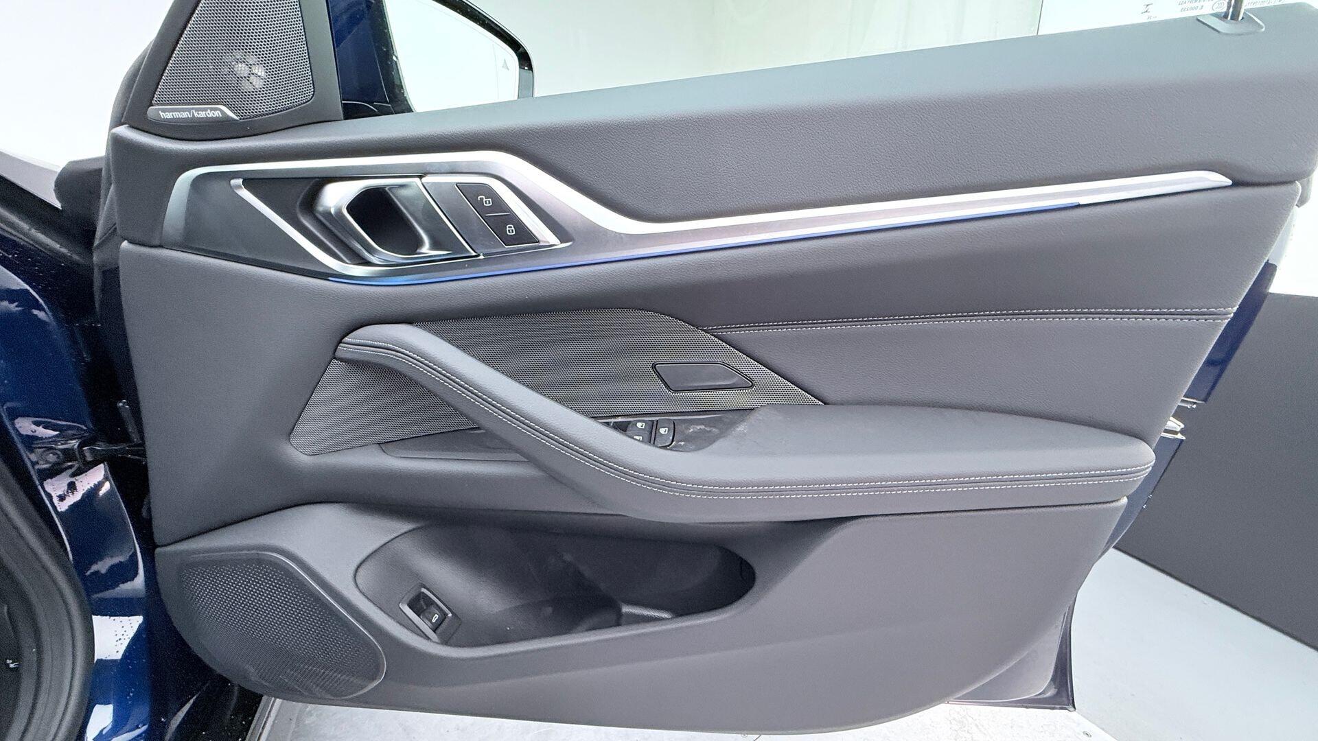 BMW i4 view 20
