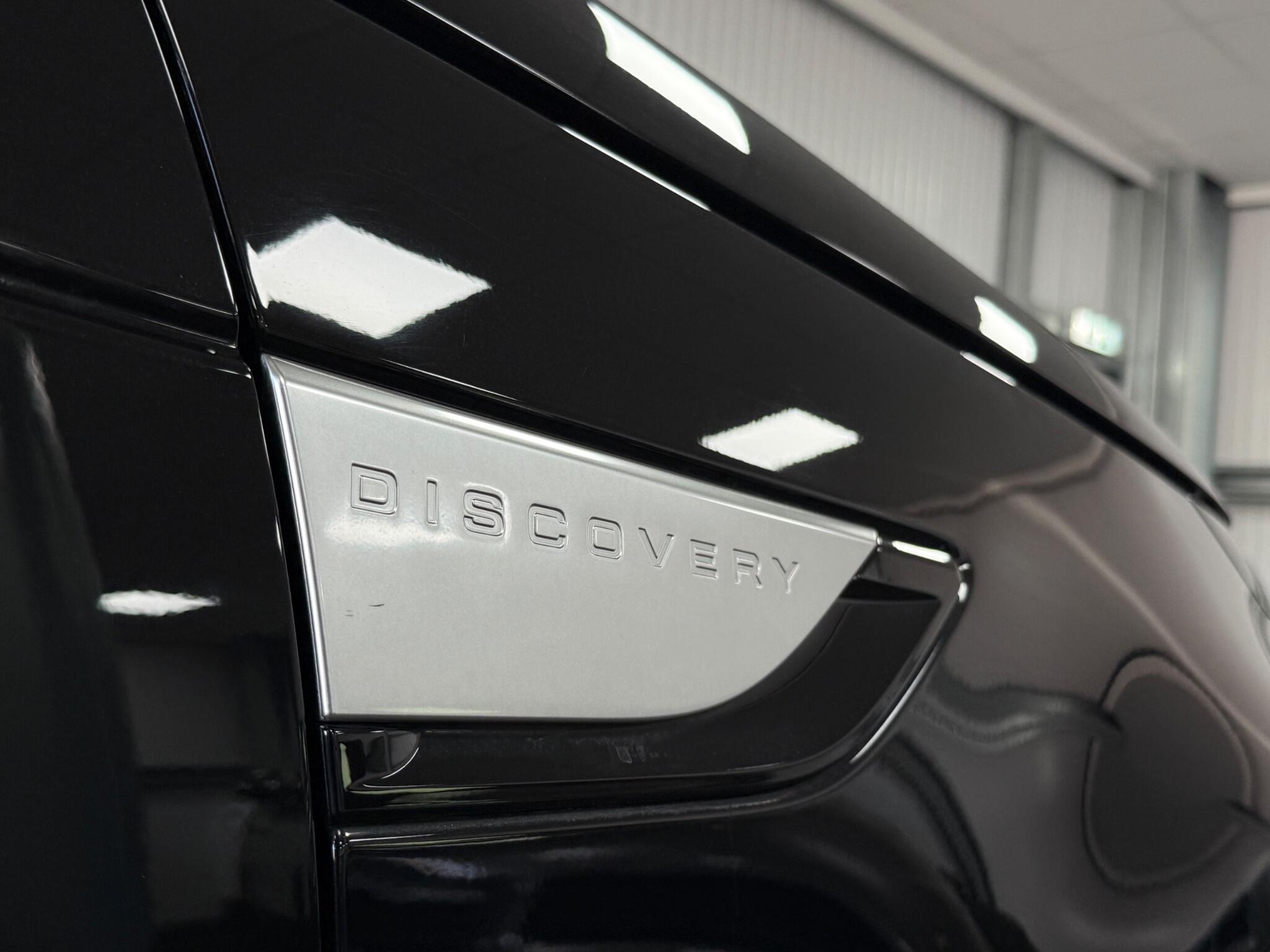 Land Rover Discovery view 34