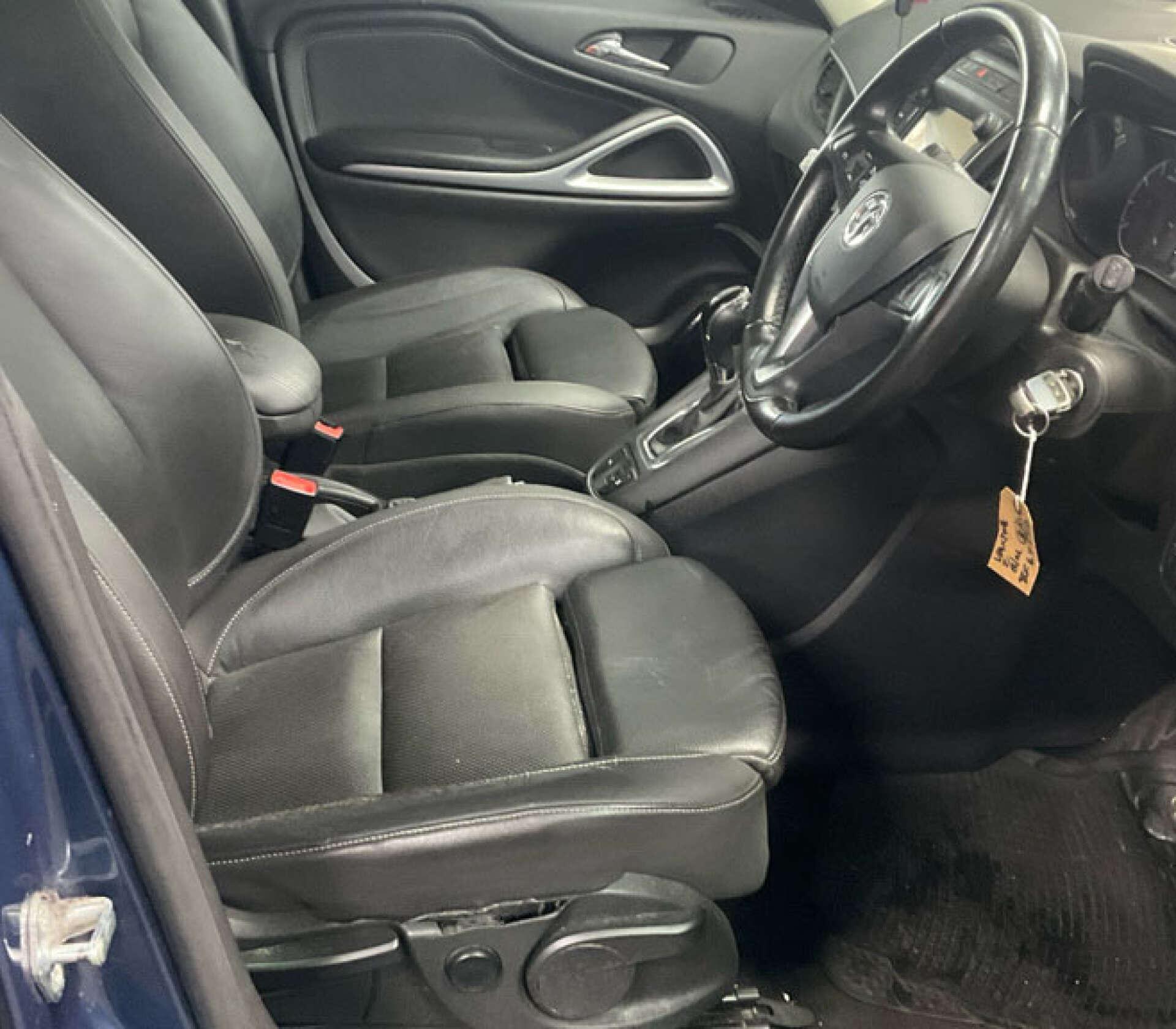 Vauxhall Zafira Tourer view 4