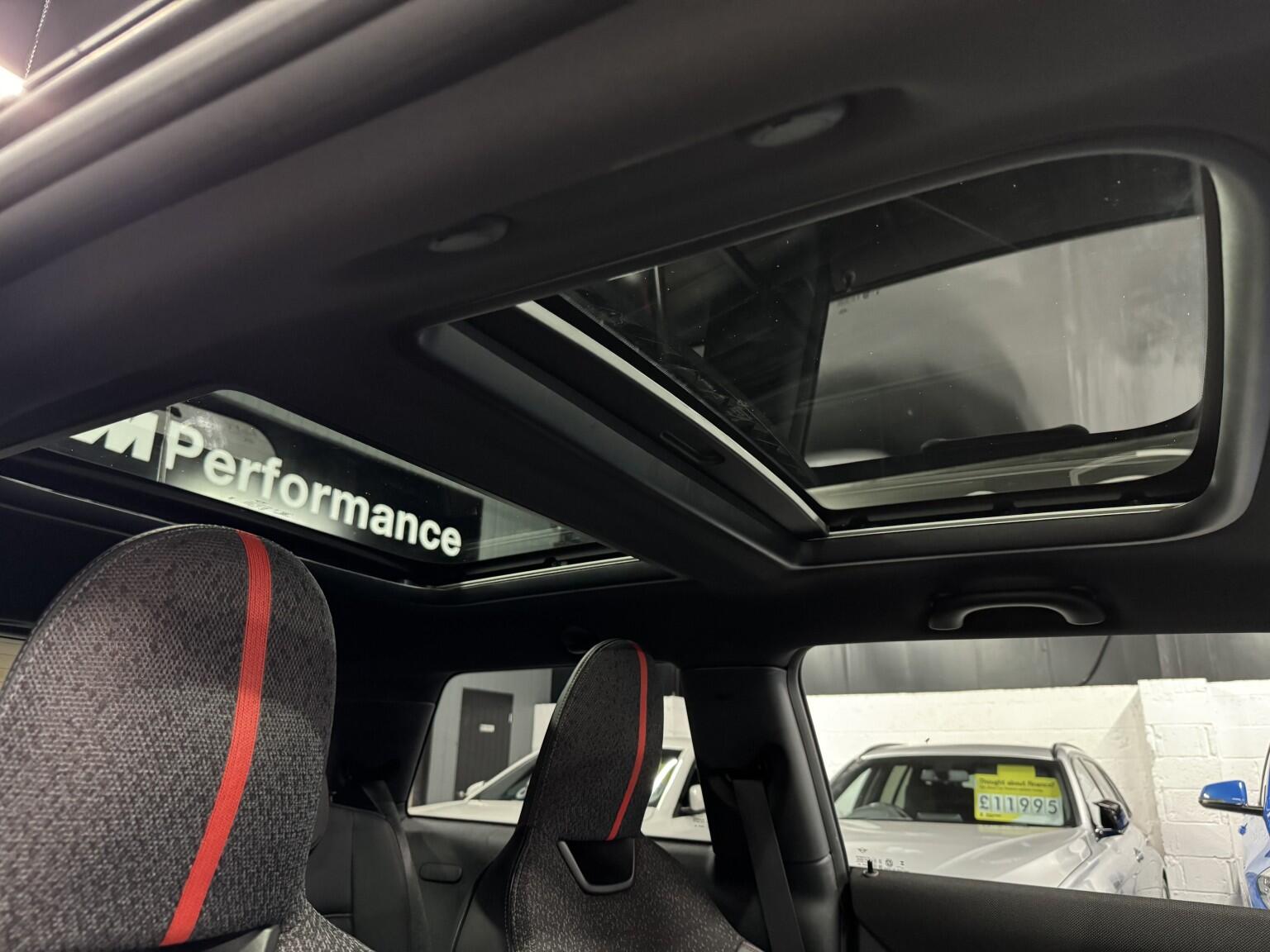 Mini Cooper Cooper view 10